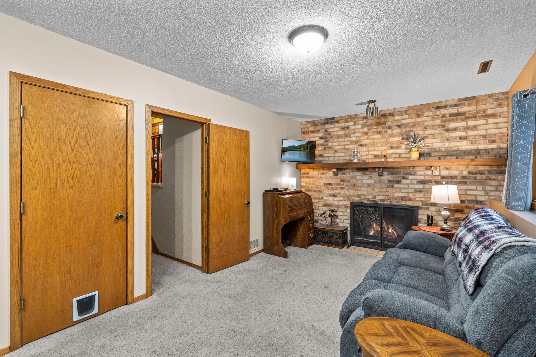 5249 Vera Cruz Avenue N