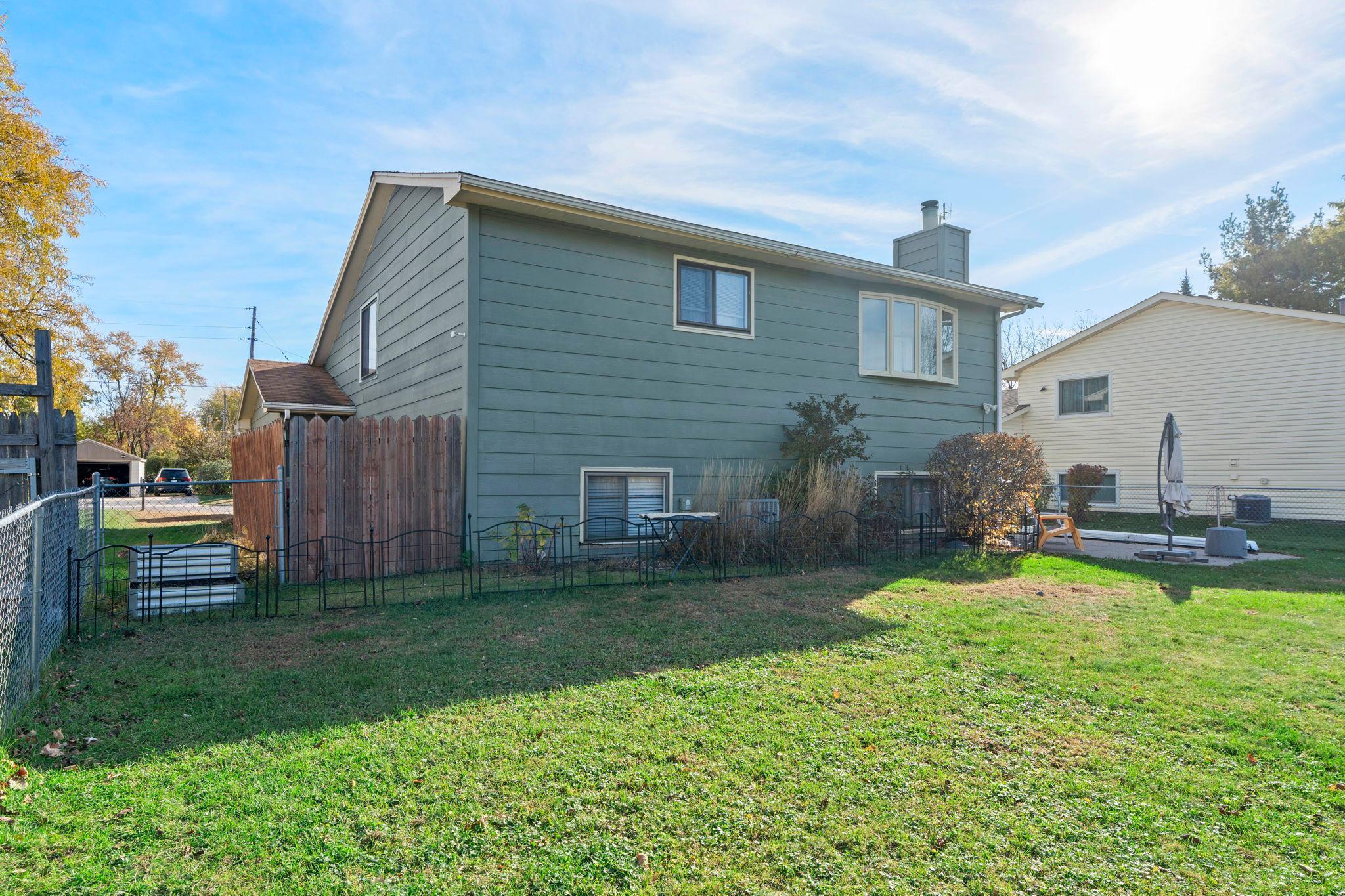 5249 Vera Cruz Avenue N