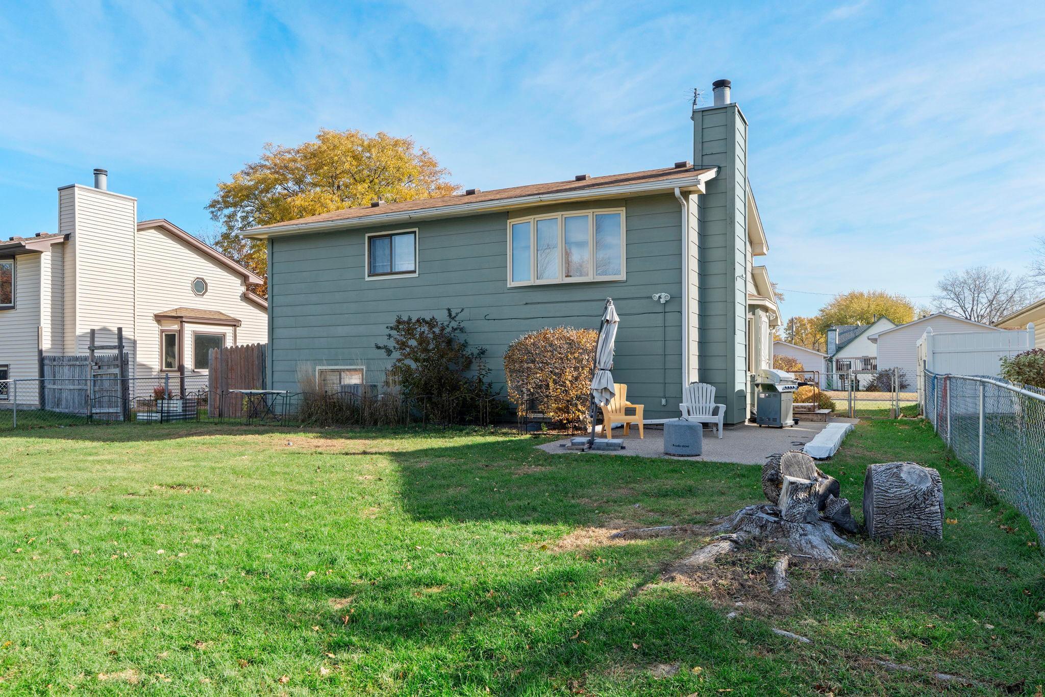 5249 Vera Cruz Avenue N