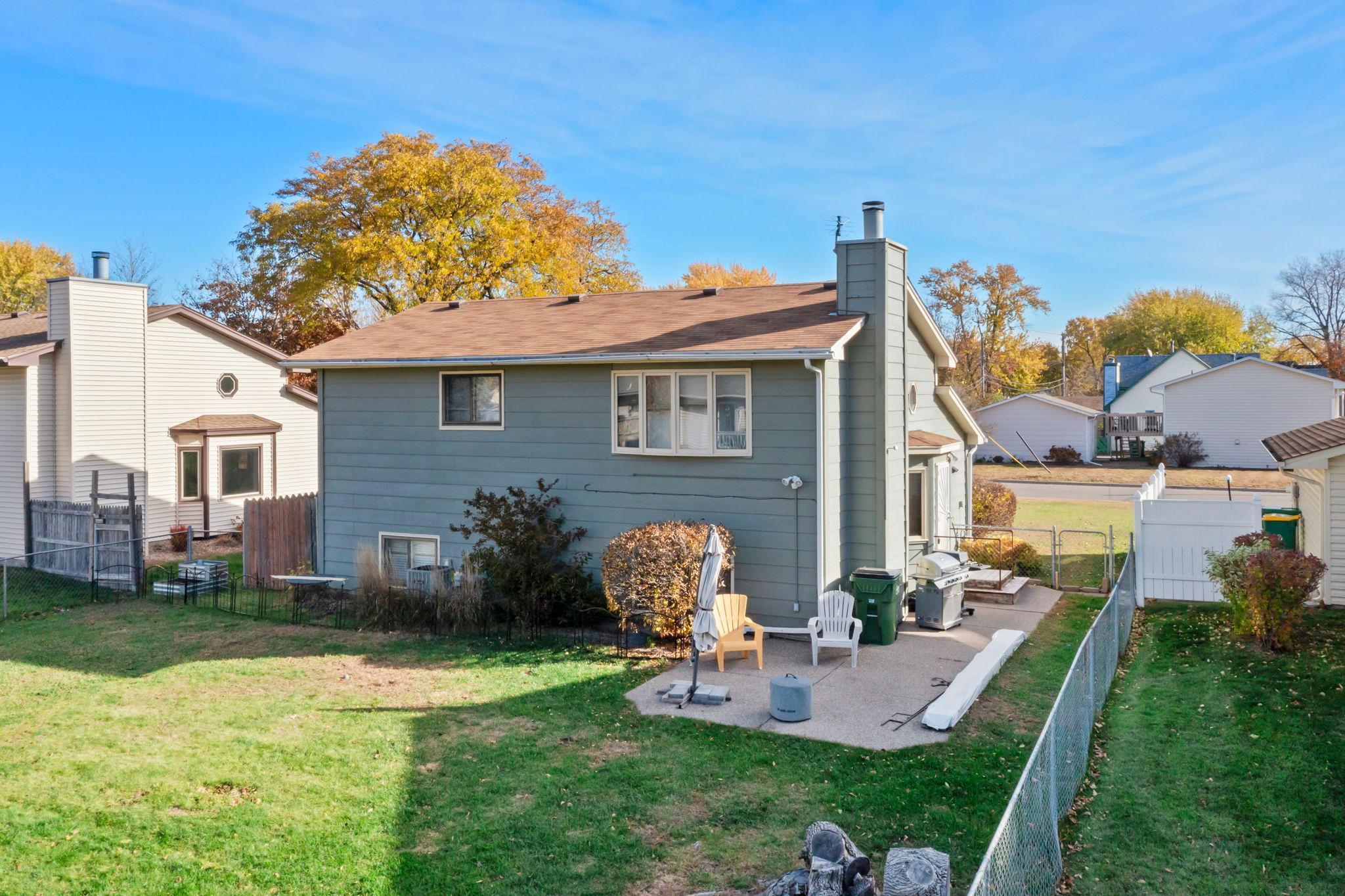 5249 Vera Cruz Avenue N