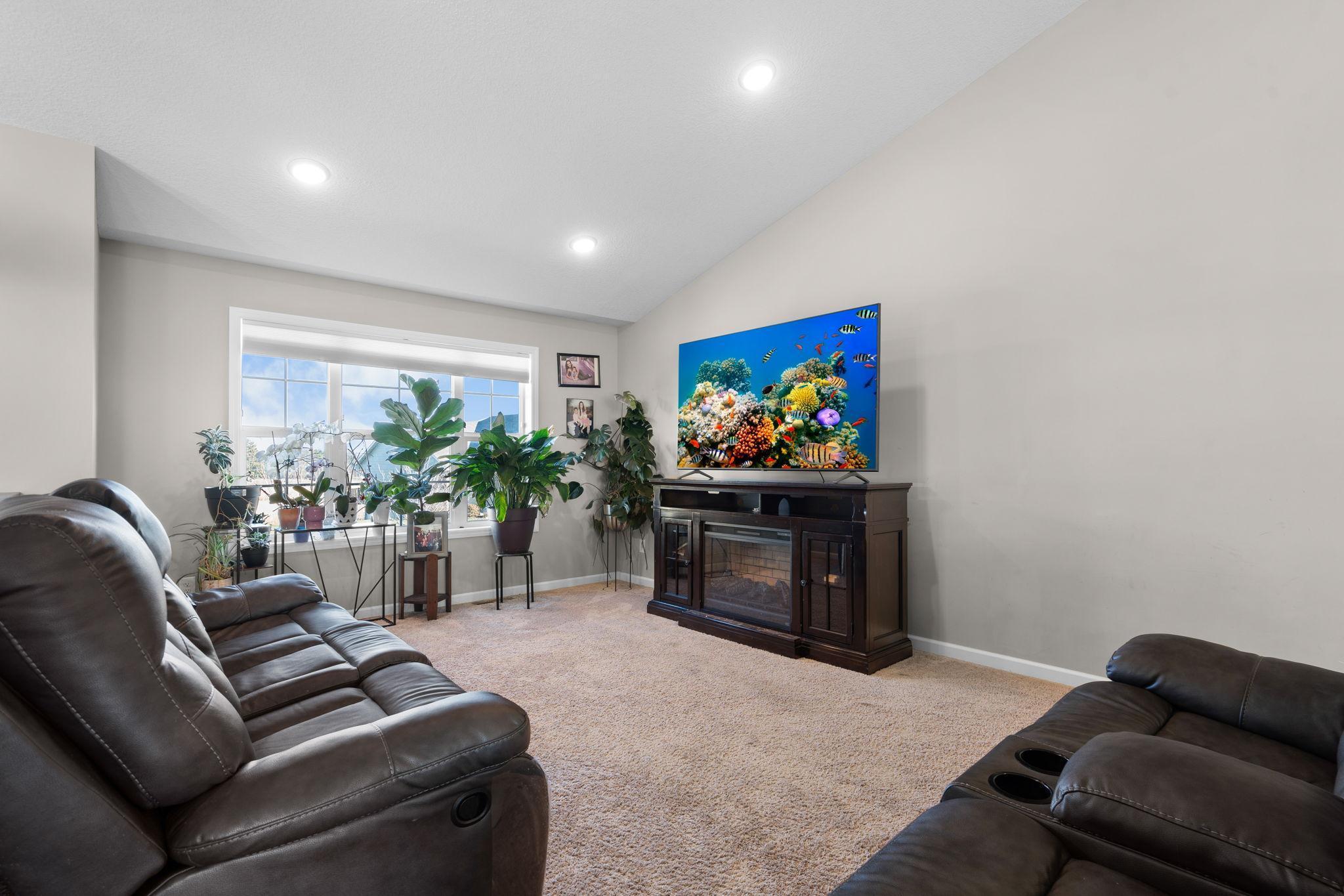 20924 Hardwood Road N