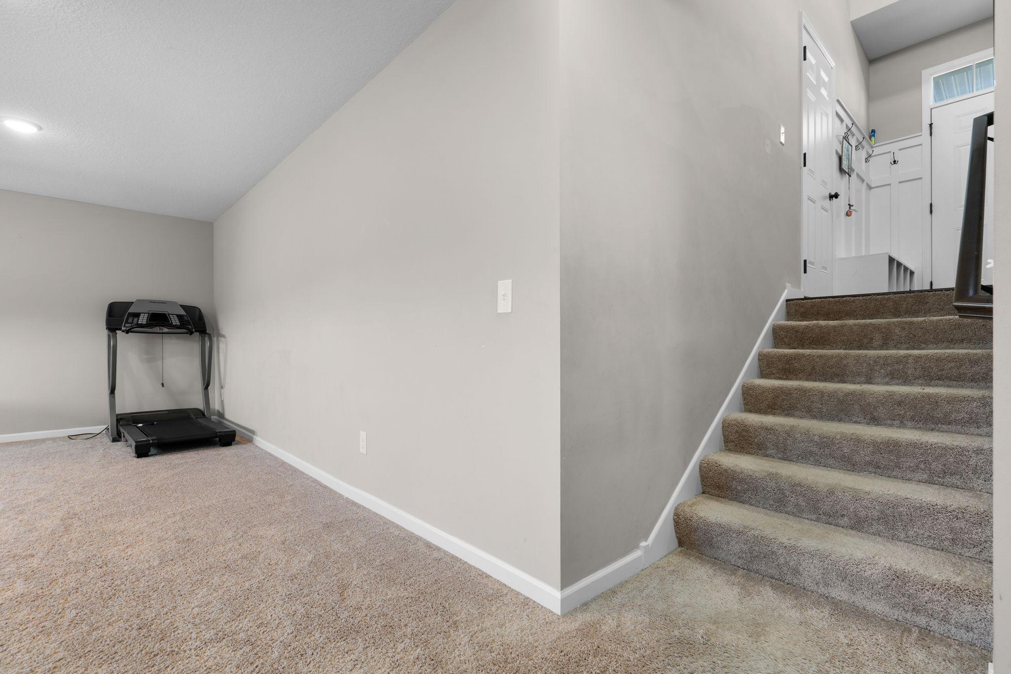 20924 Hardwood Road N