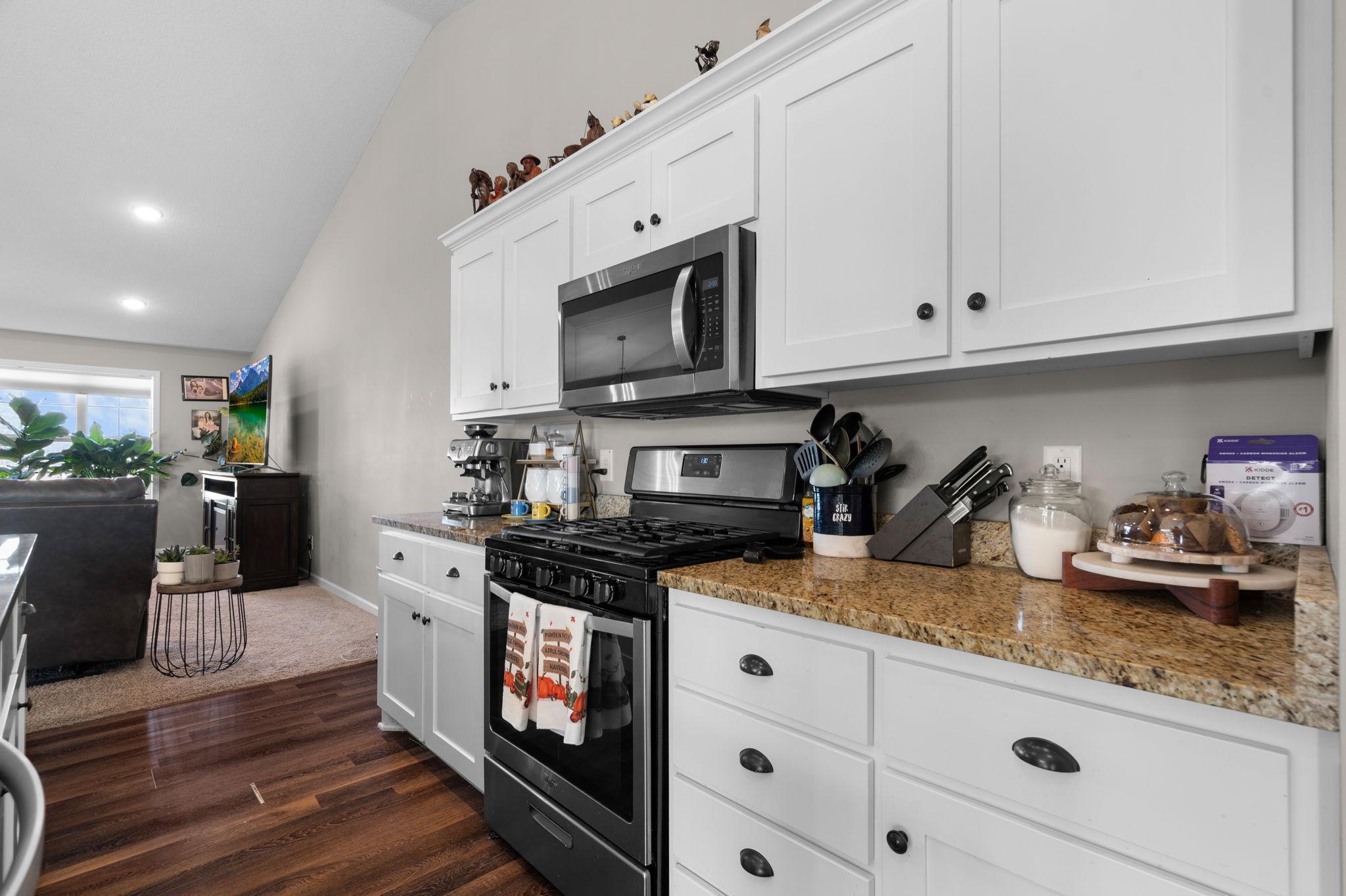 20924 Hardwood Road N