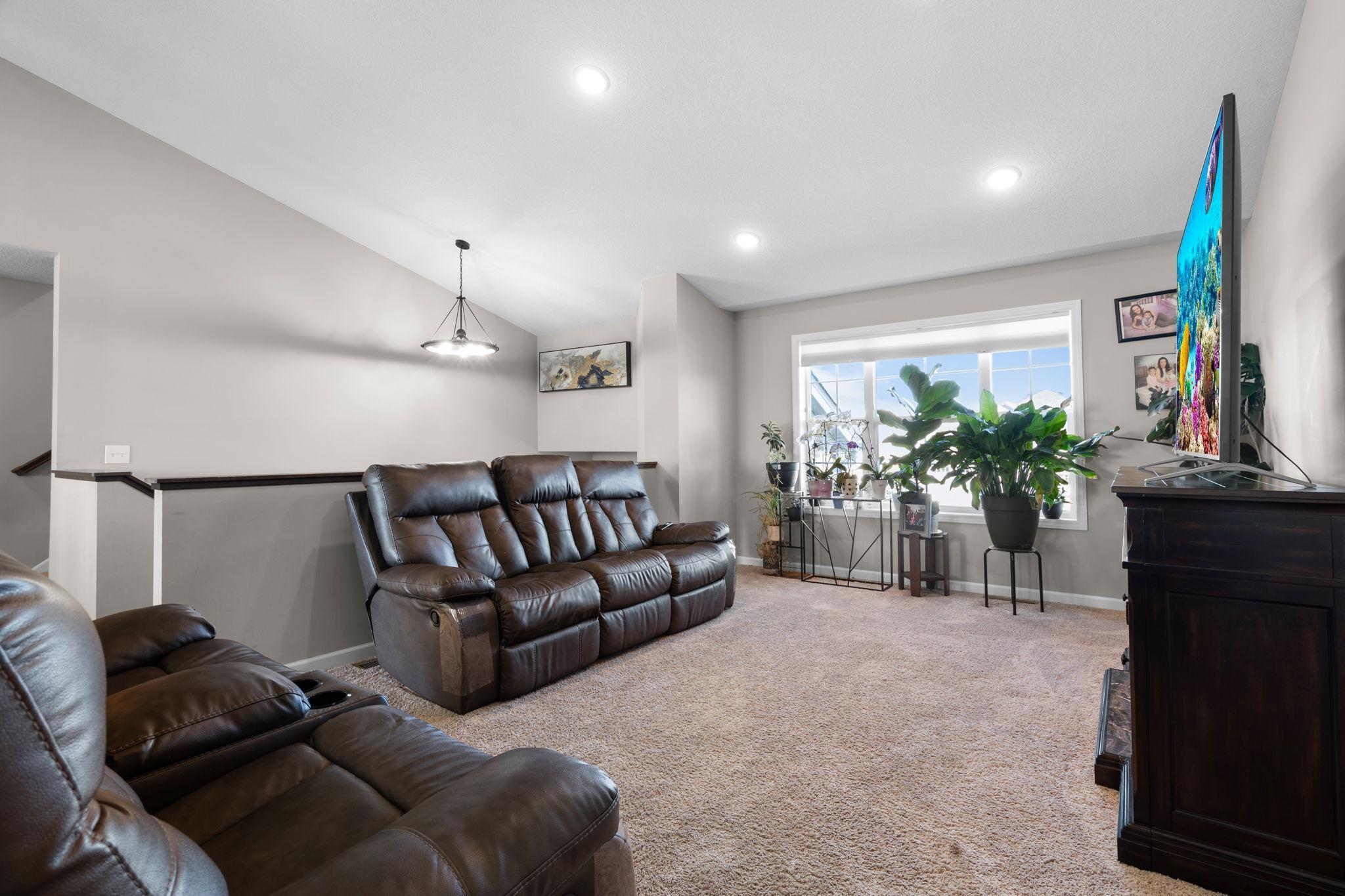 20924 Hardwood Road N