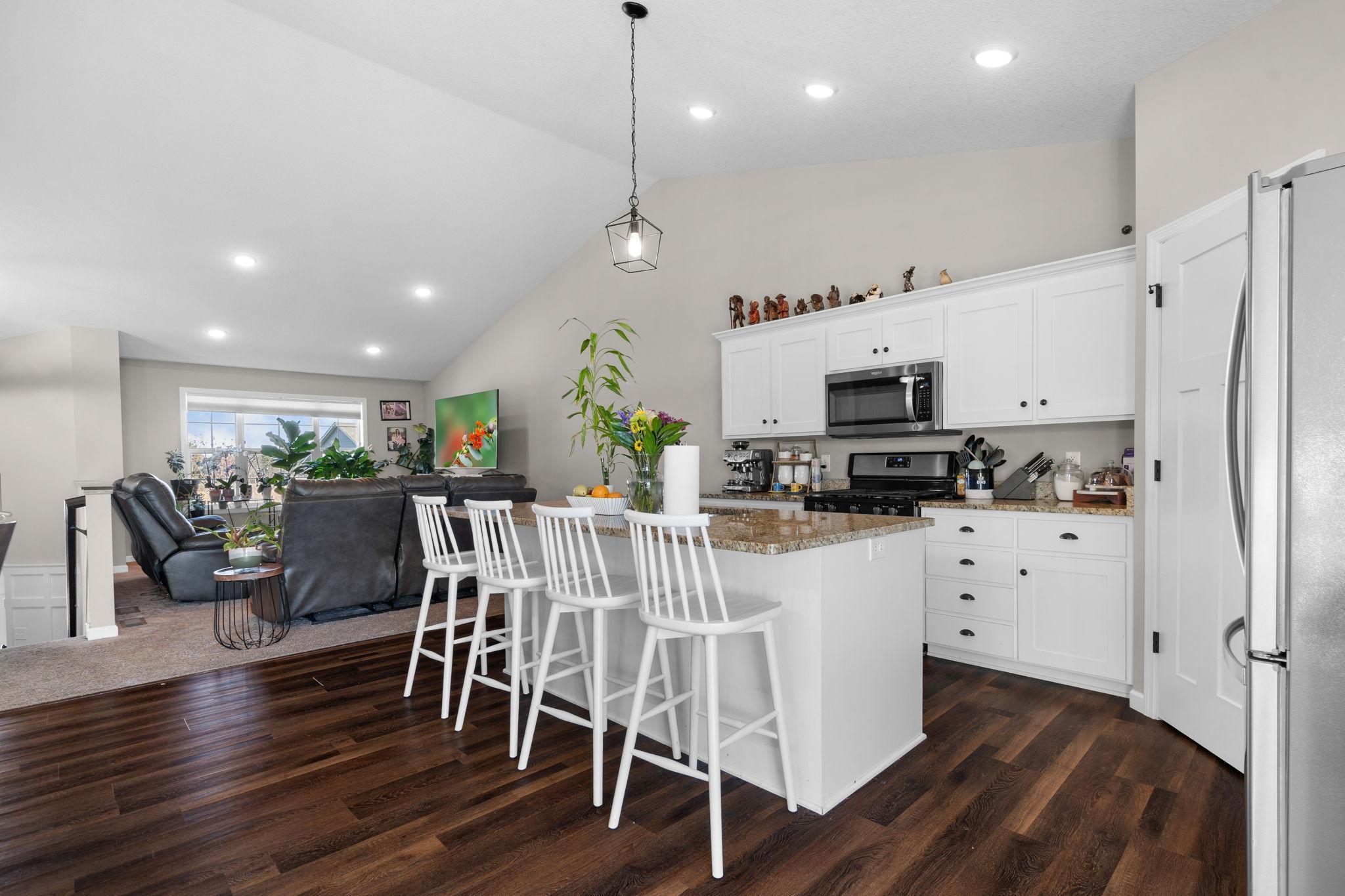 20924 Hardwood Road N