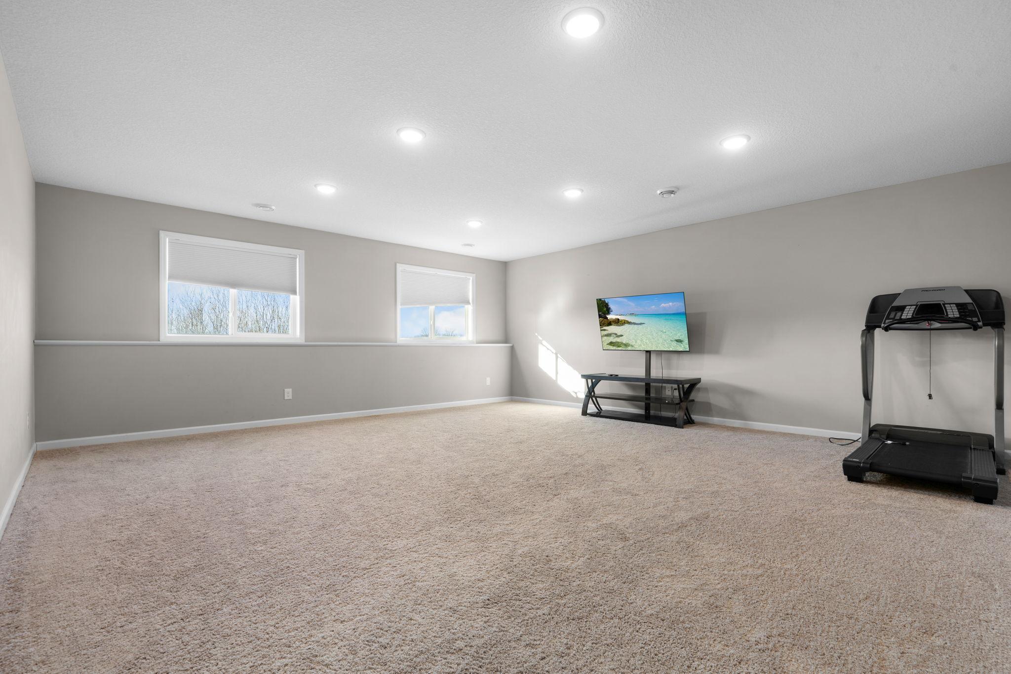 20924 Hardwood Road N