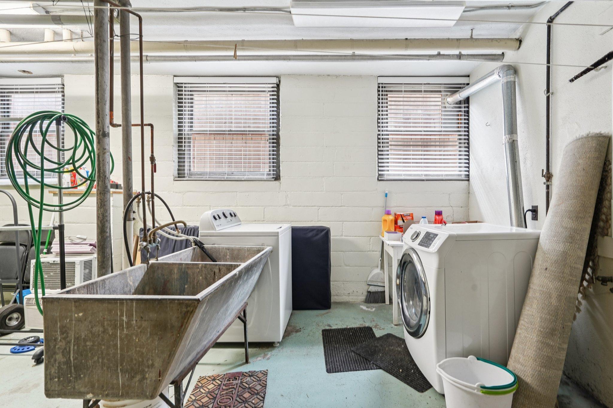 3248 Emerson Avenue S Unit: 1