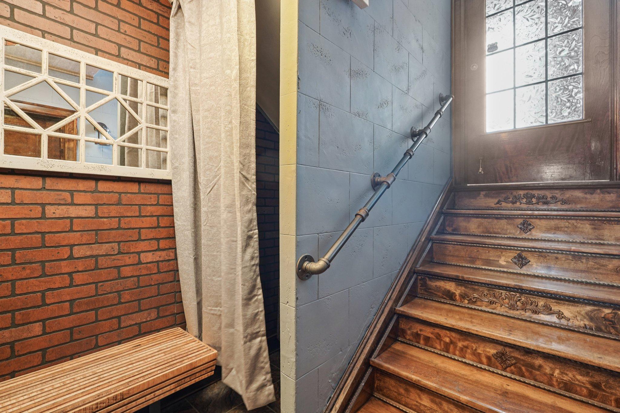 3248 Emerson Avenue S Unit: 1