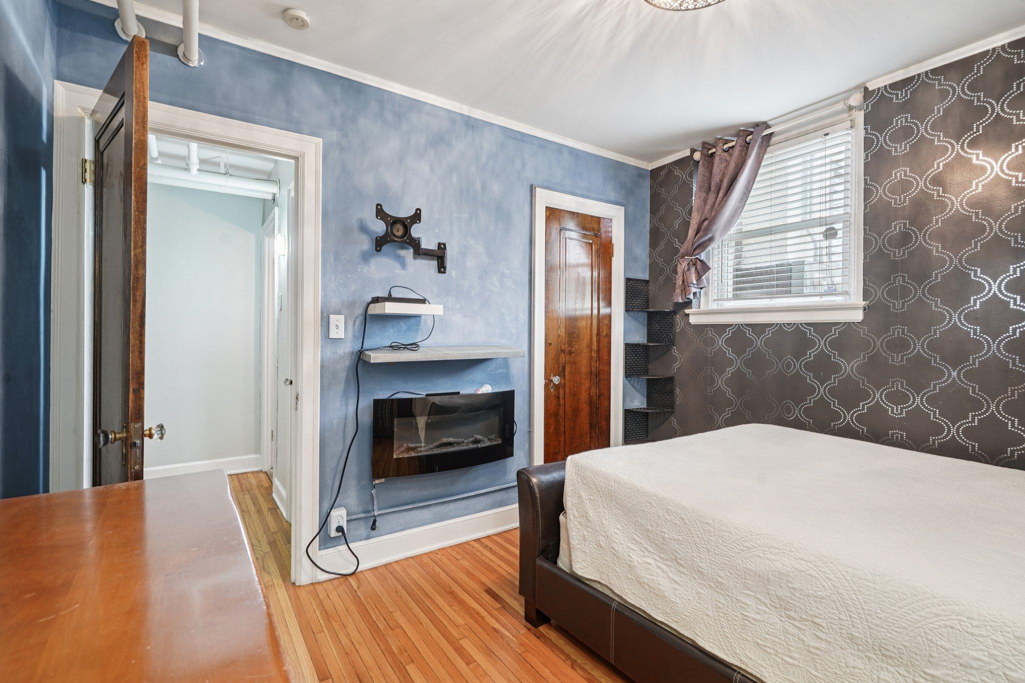 3248 Emerson Avenue S Unit: 1