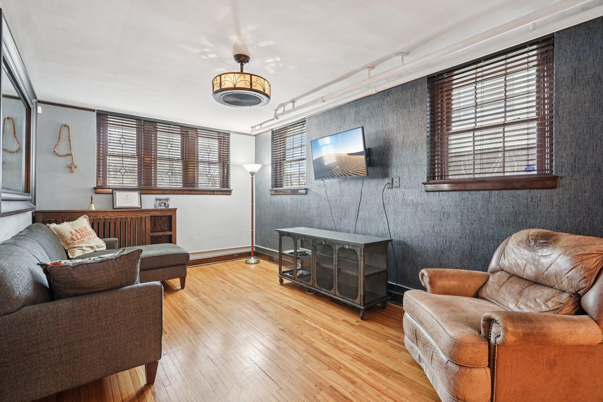 3248 Emerson Avenue S Unit: 1