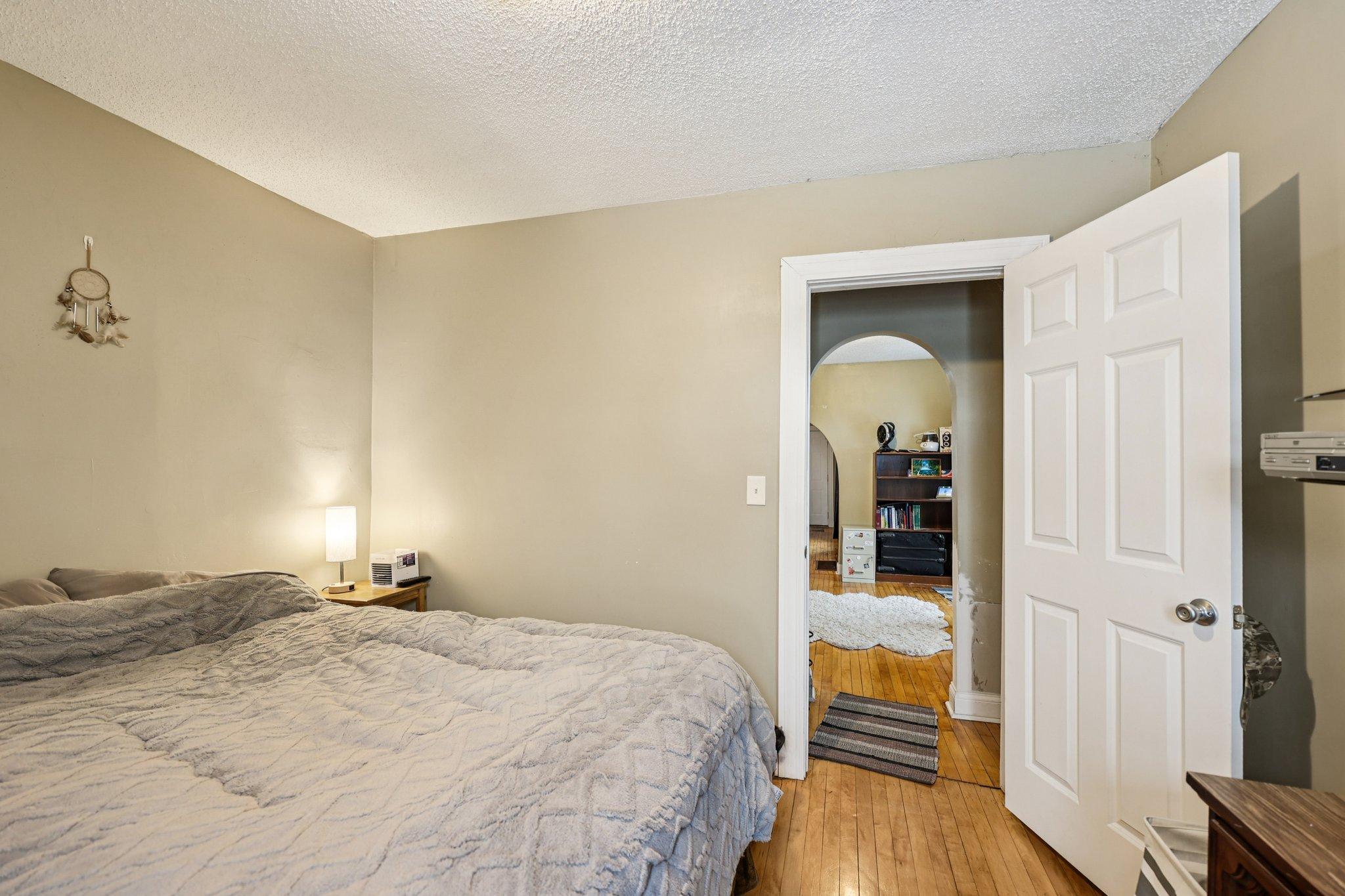 878 Magnolia Avenue E