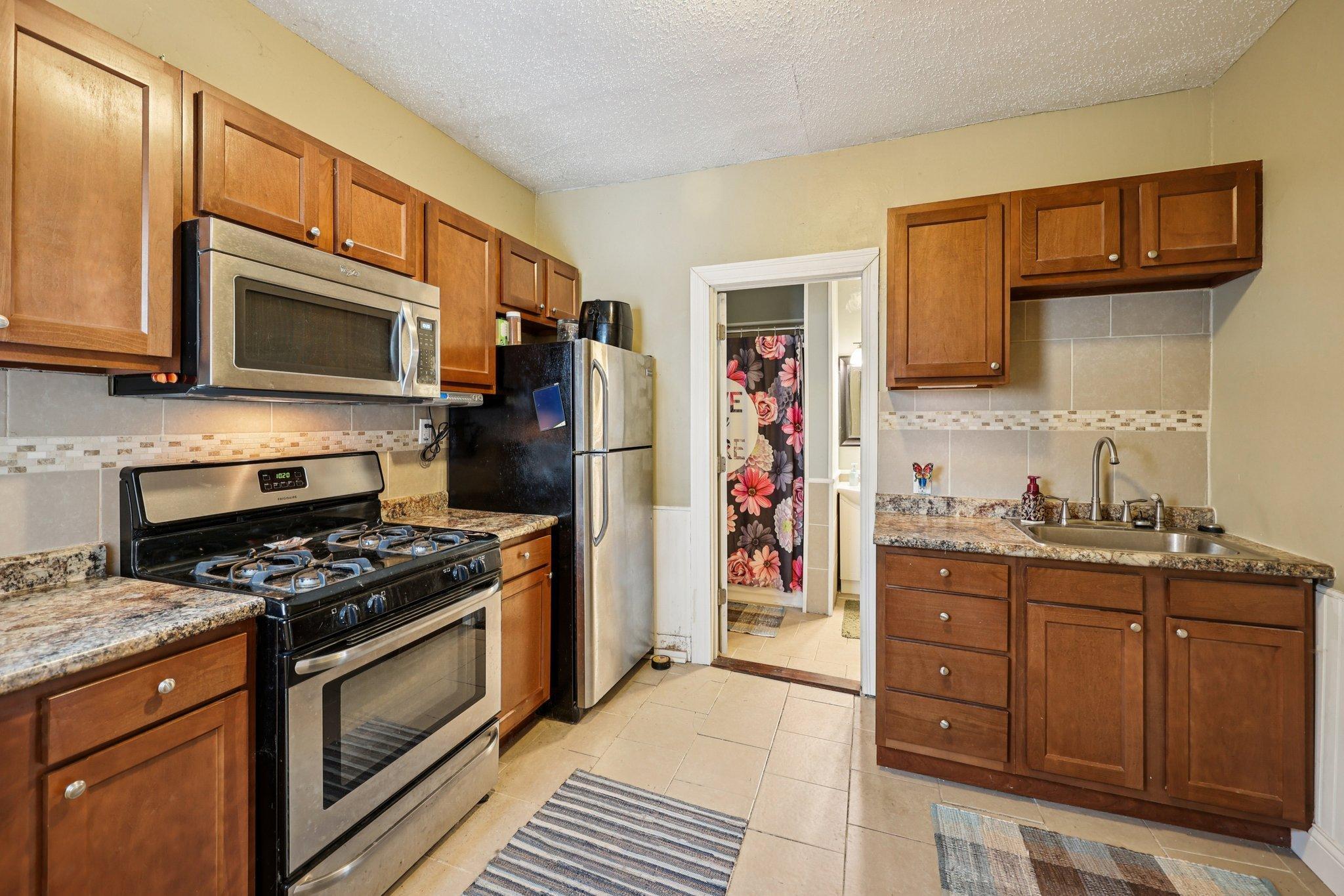 878 Magnolia Avenue E