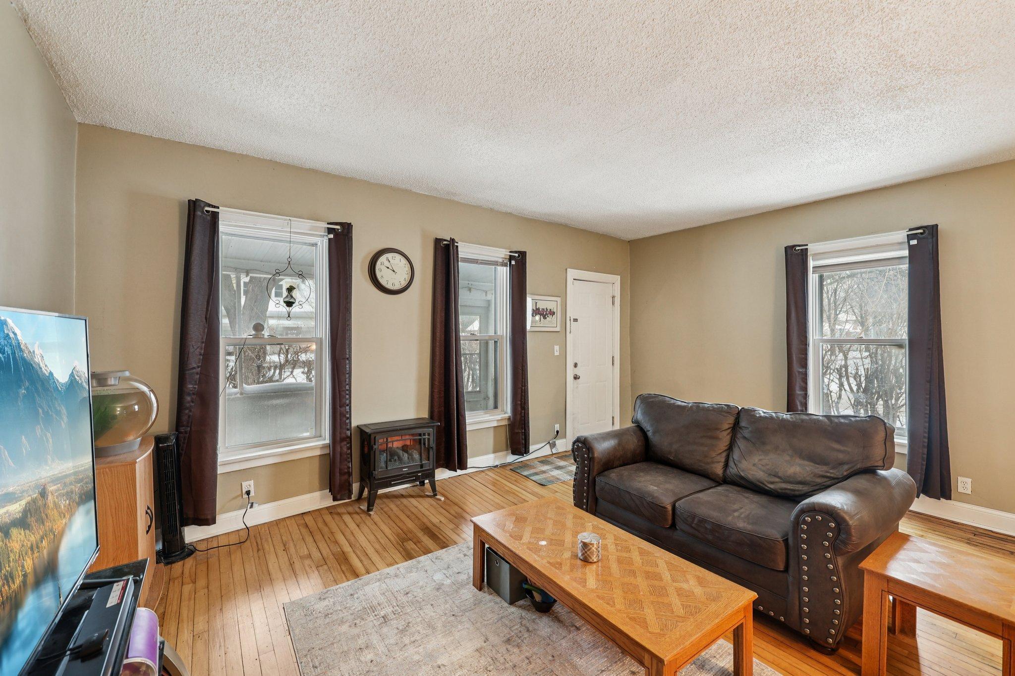 878 Magnolia Avenue E