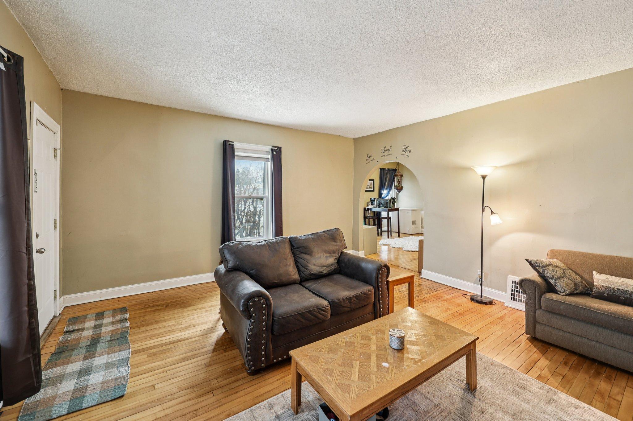 878 Magnolia Avenue E