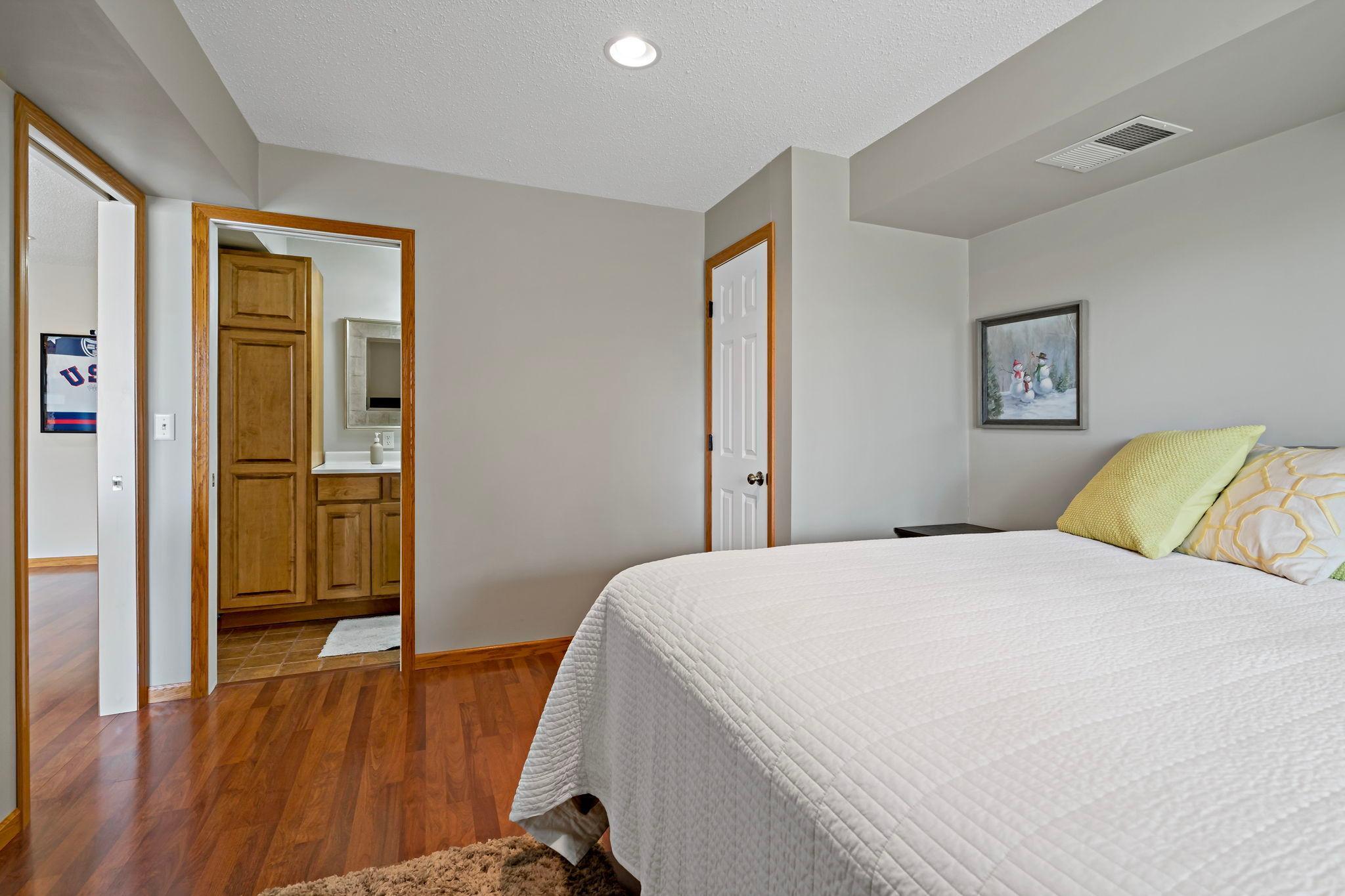 15585 Cherry Path
