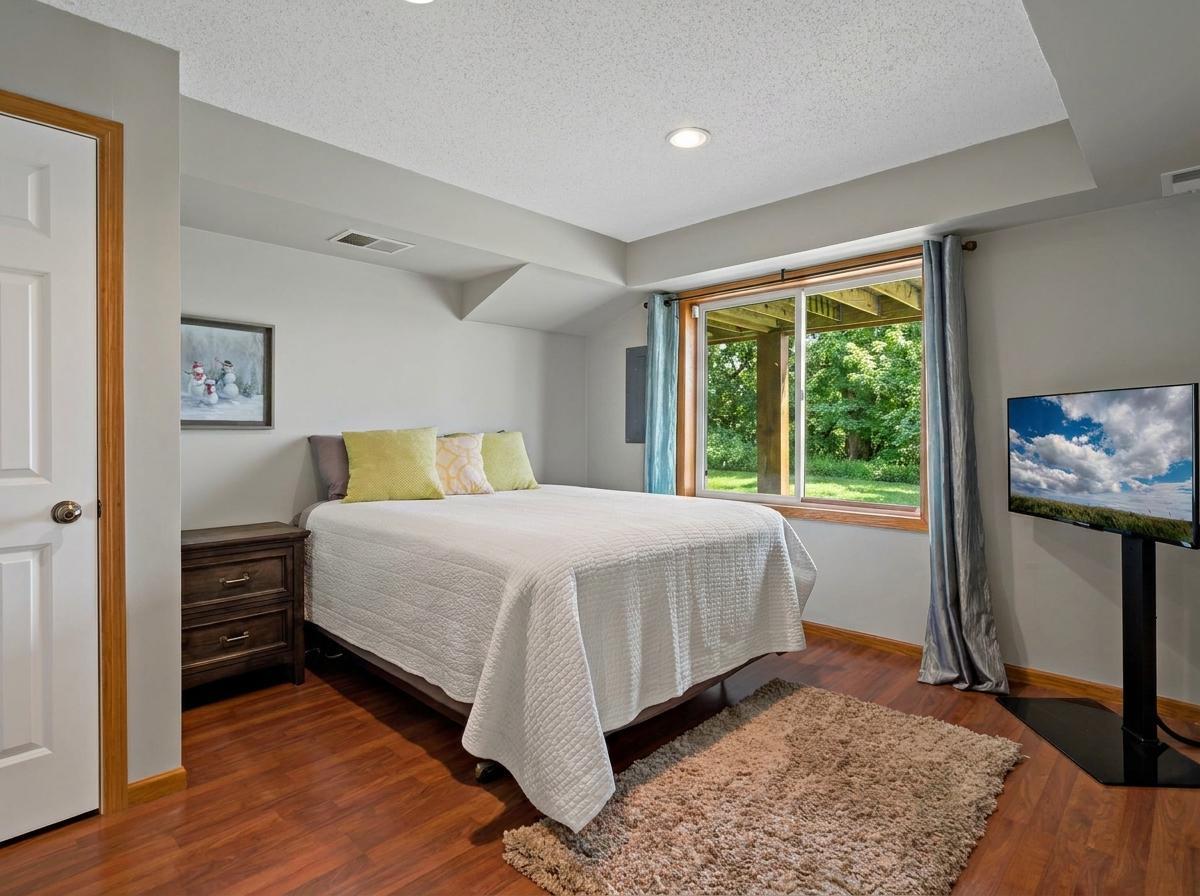 15585 Cherry Path