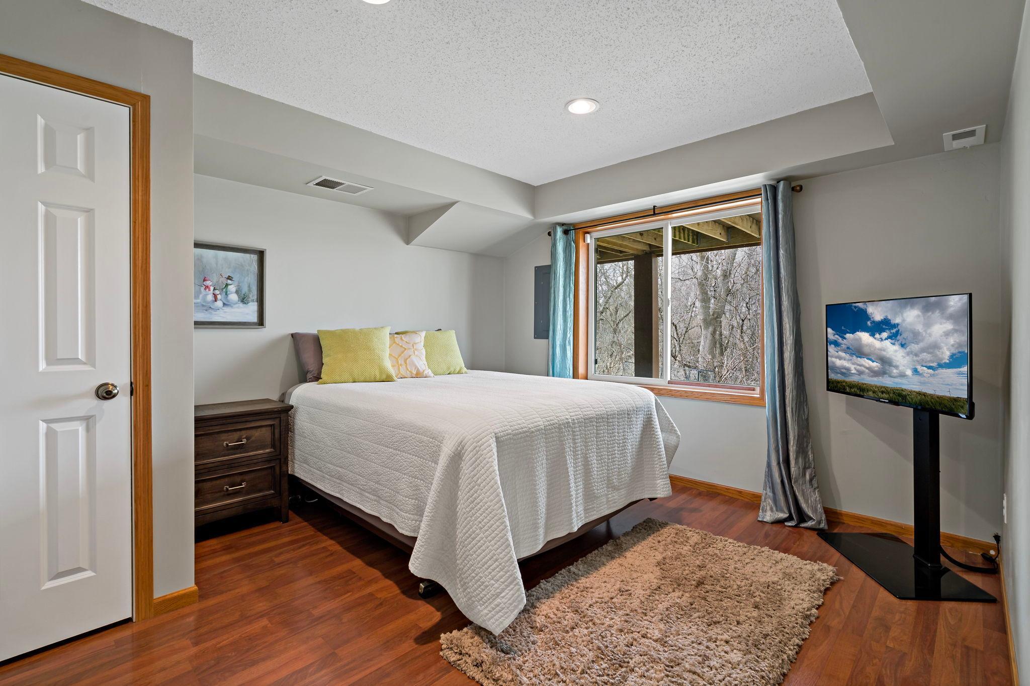 15585 Cherry Path