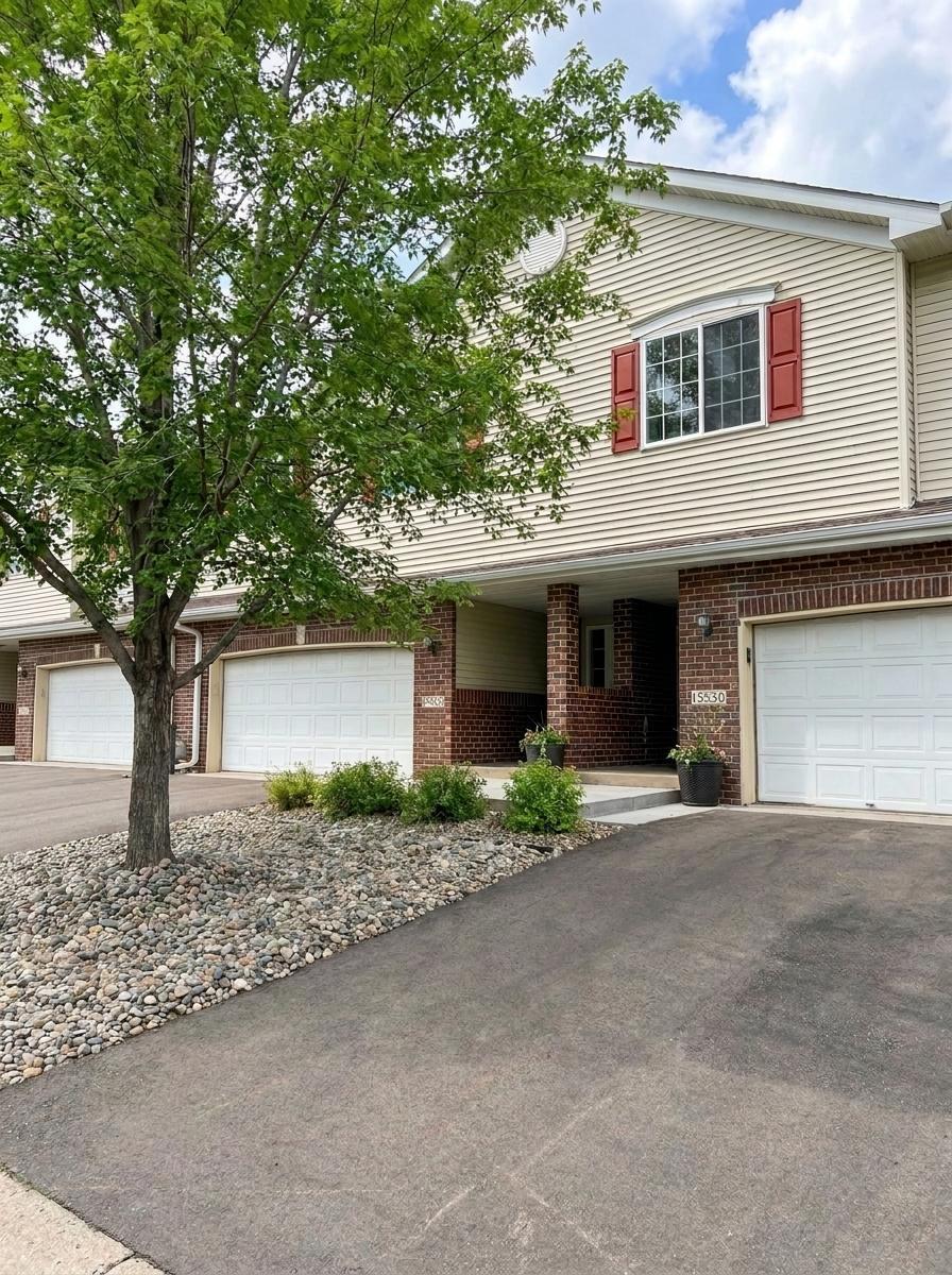 15585 Cherry Path