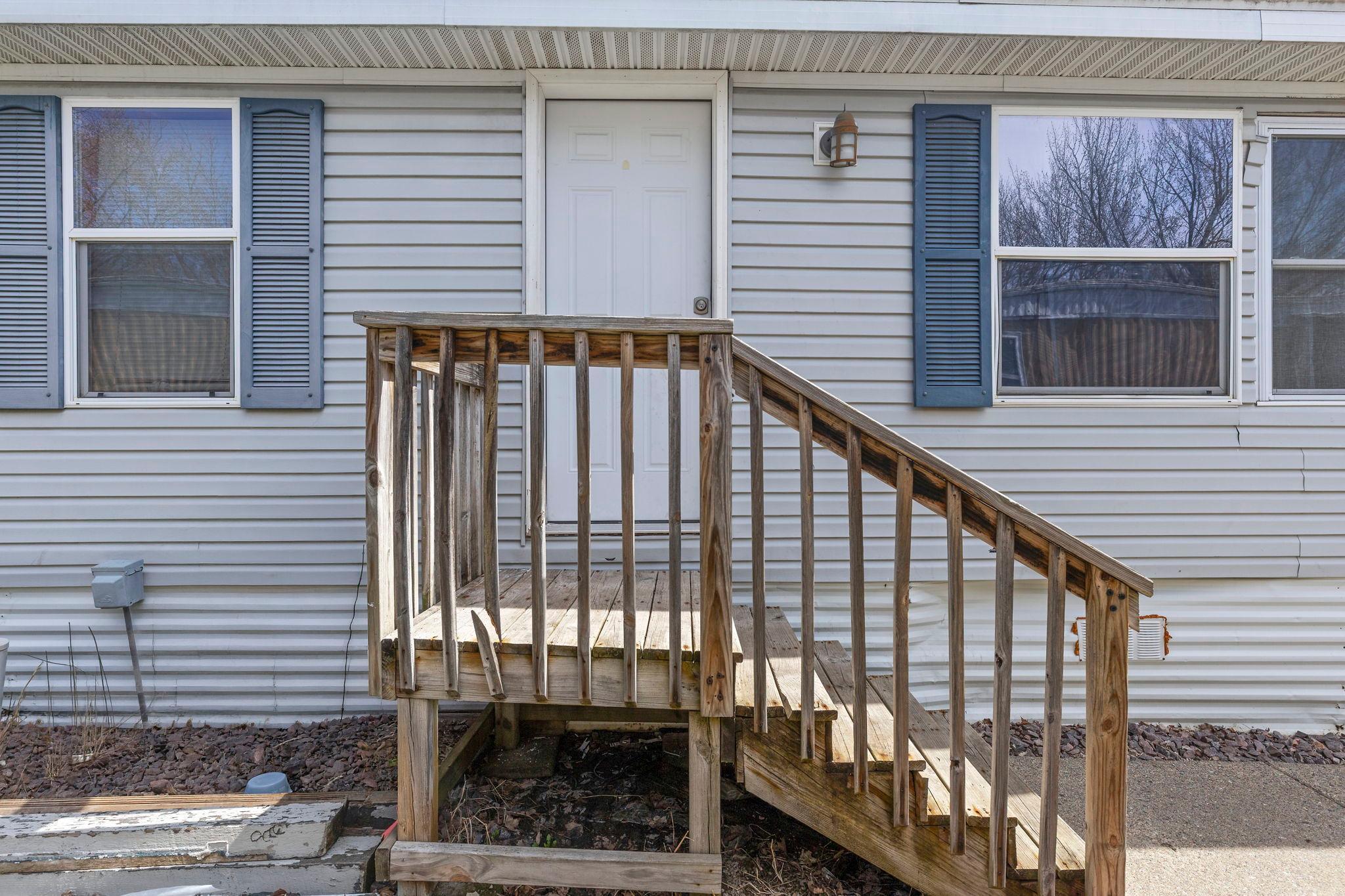 511 Elm Street E