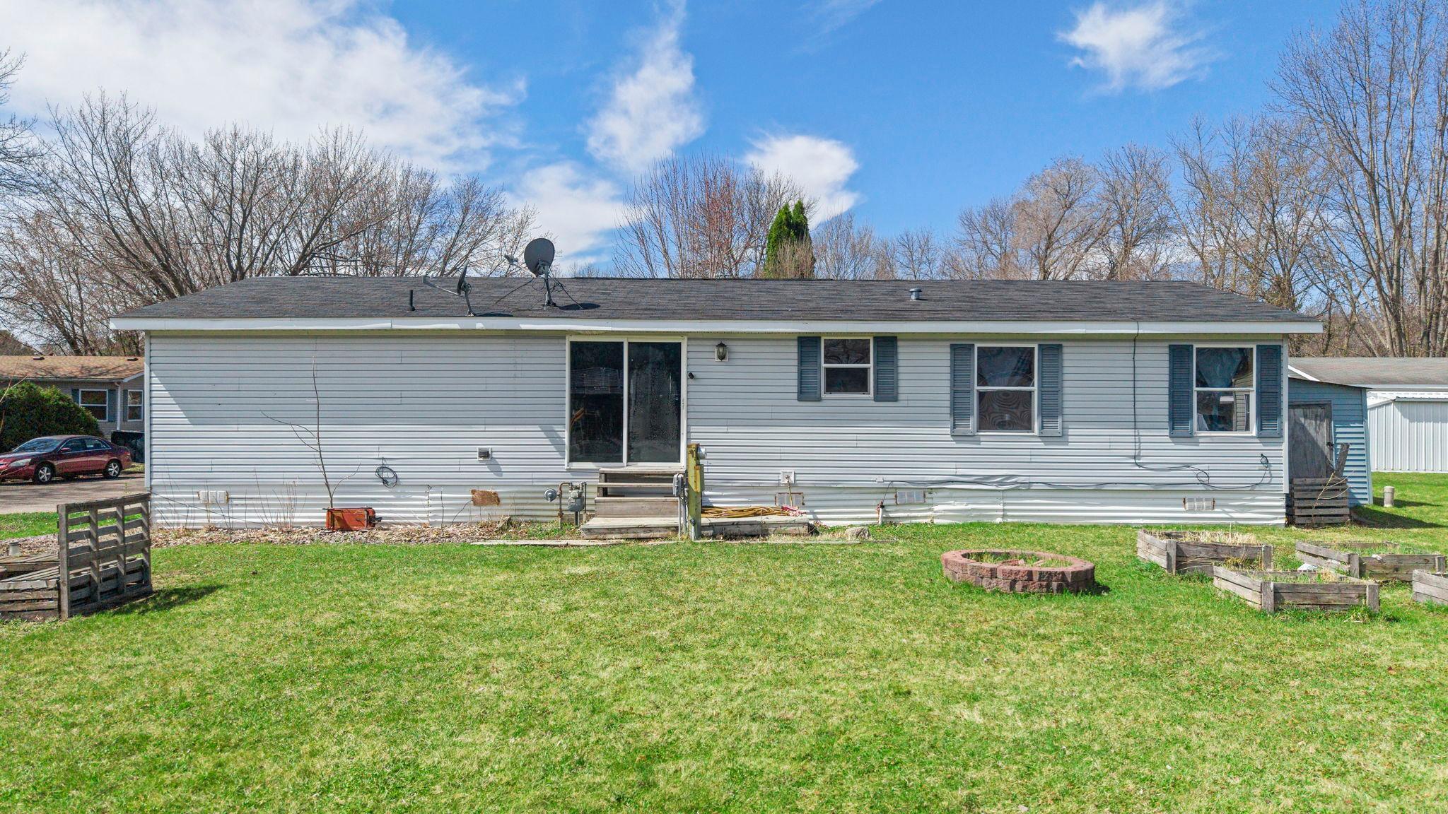 511 Elm Street E