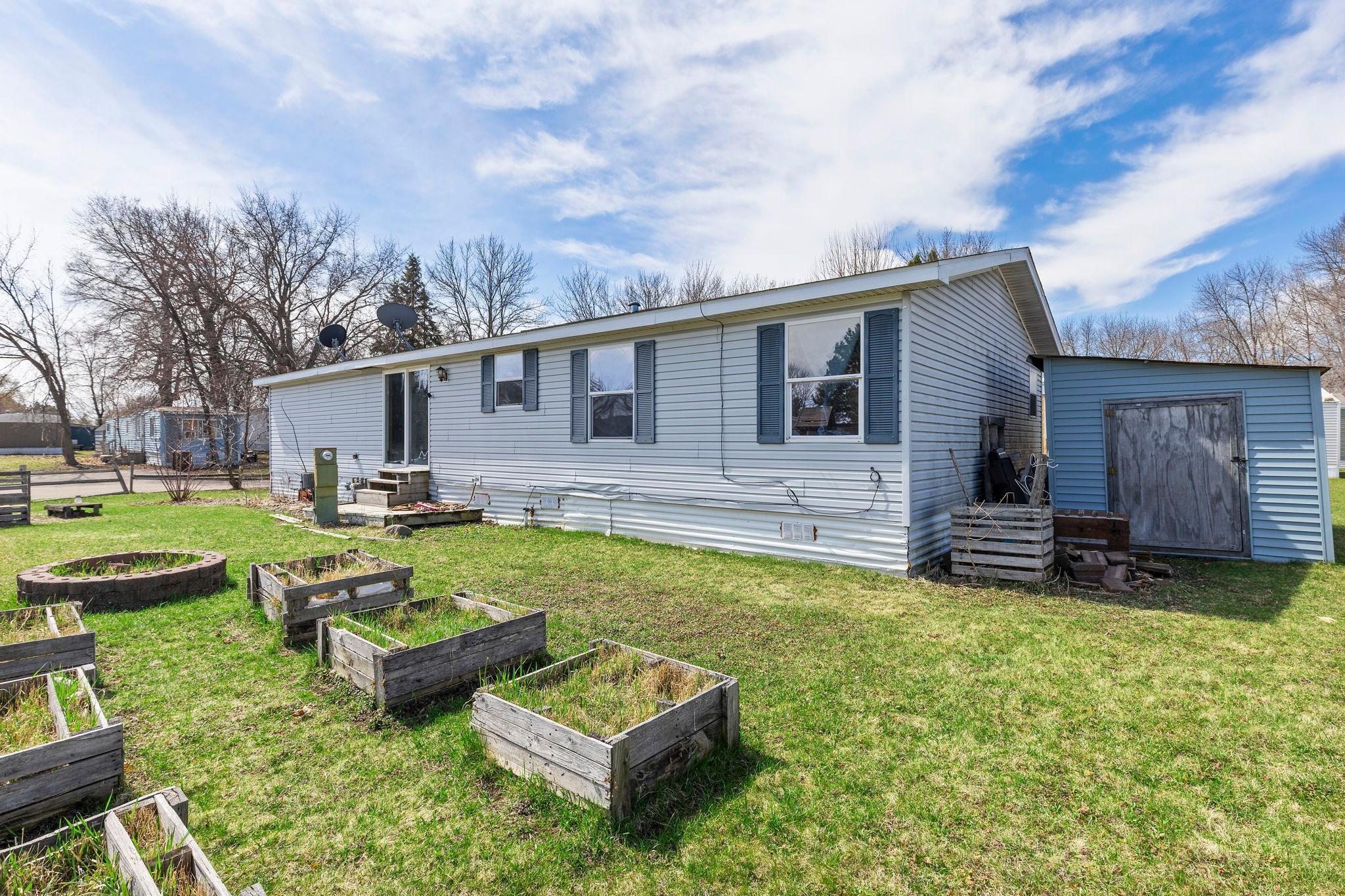 511 Elm Street E