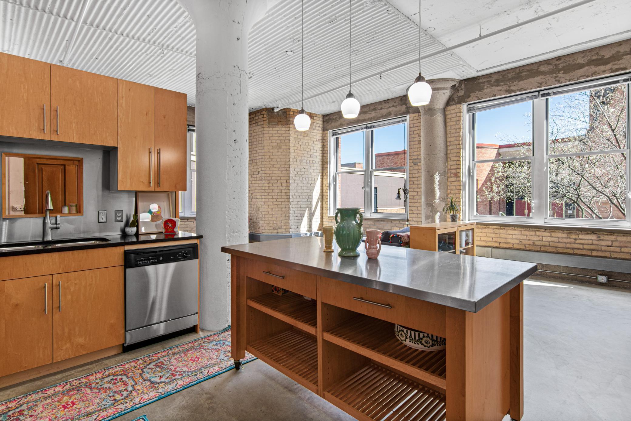 225 9th Street E Unit: 109