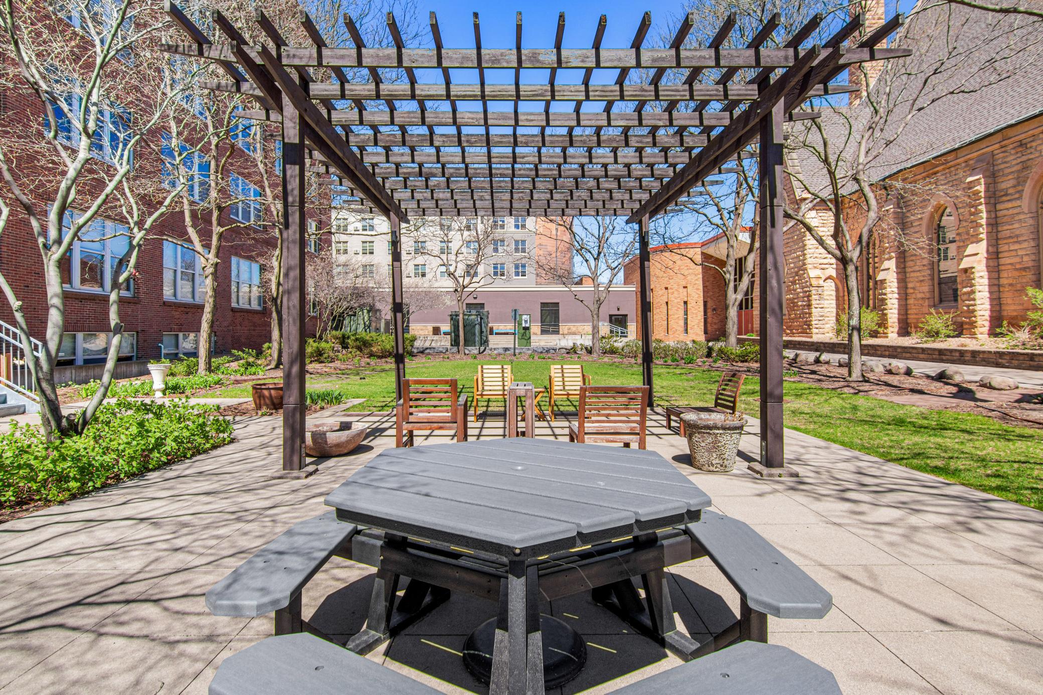 225 9th Street E Unit: 109