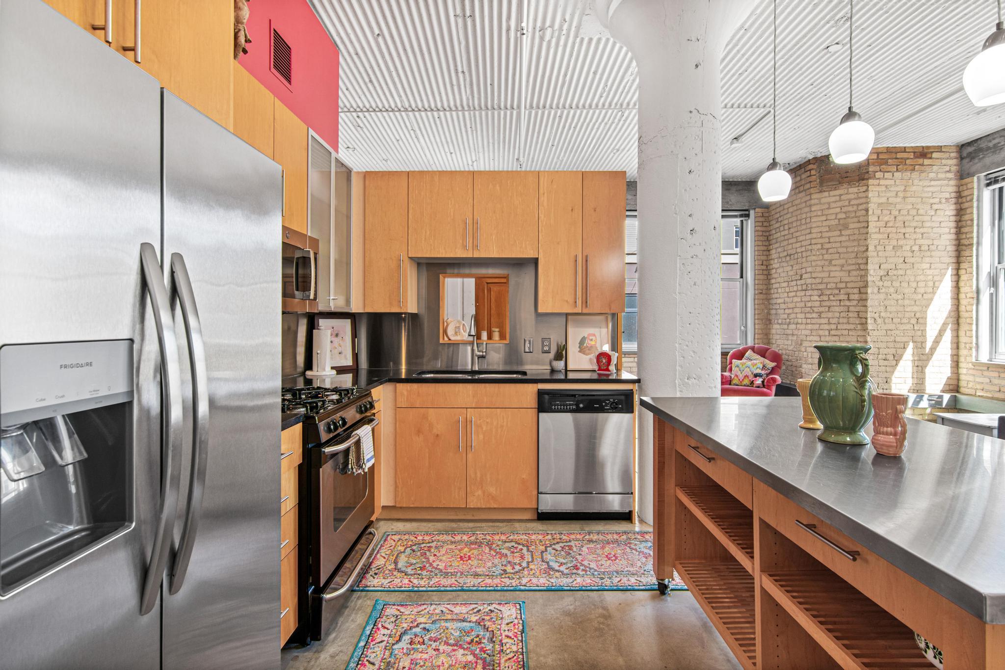 225 9th Street E Unit: 109