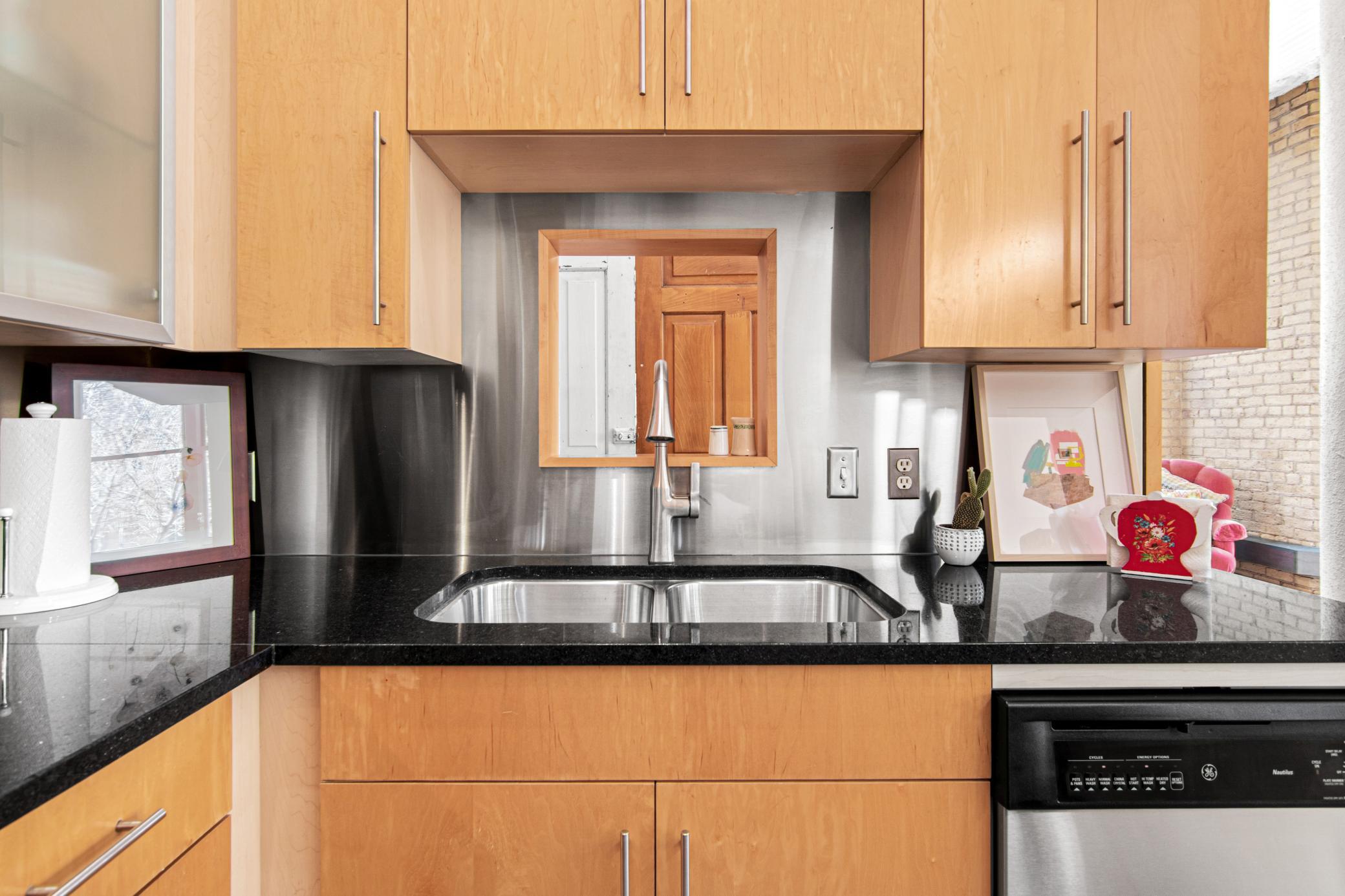 225 9th Street E Unit: 109
