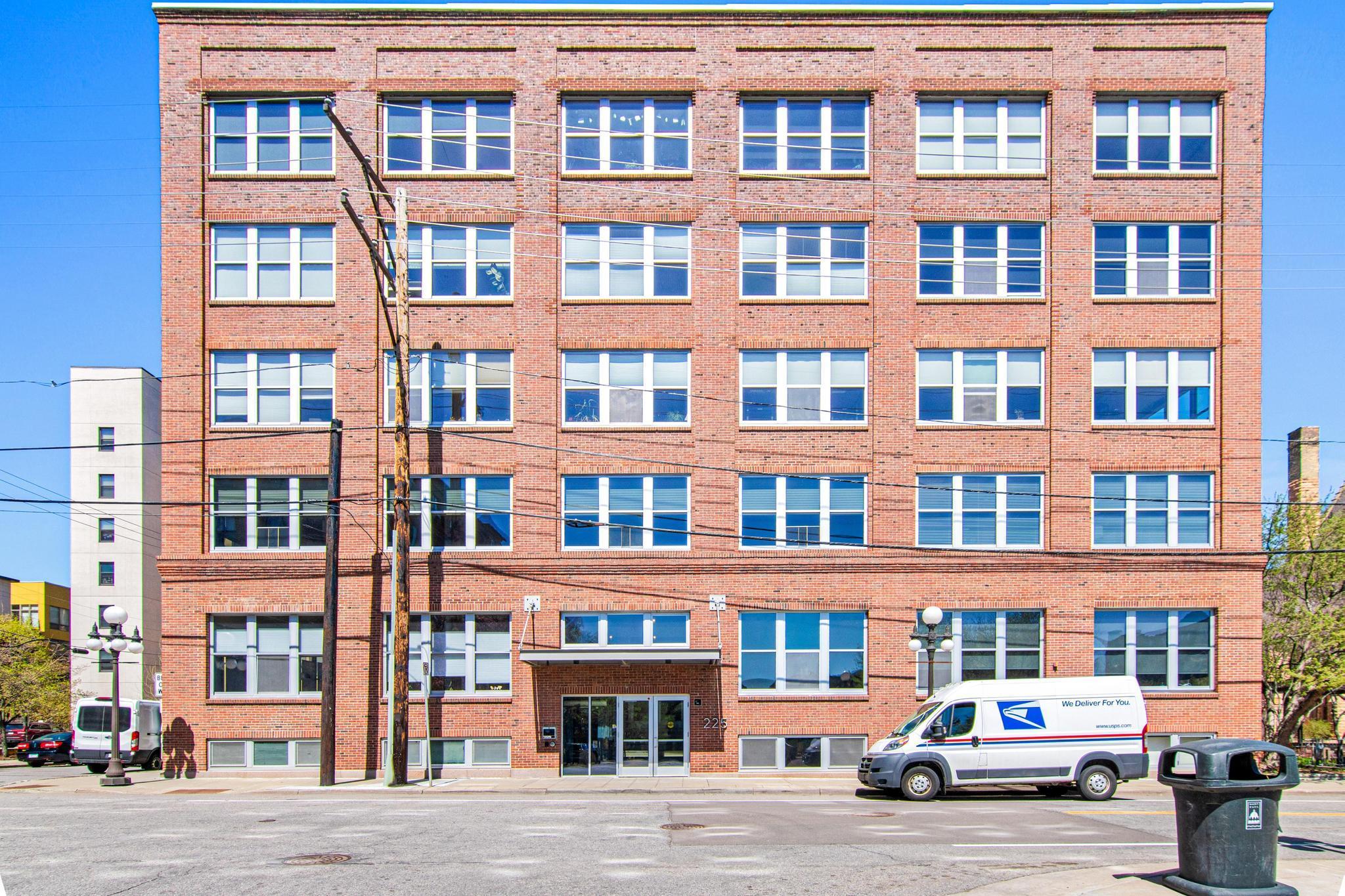 225 9th Street E Unit: 109