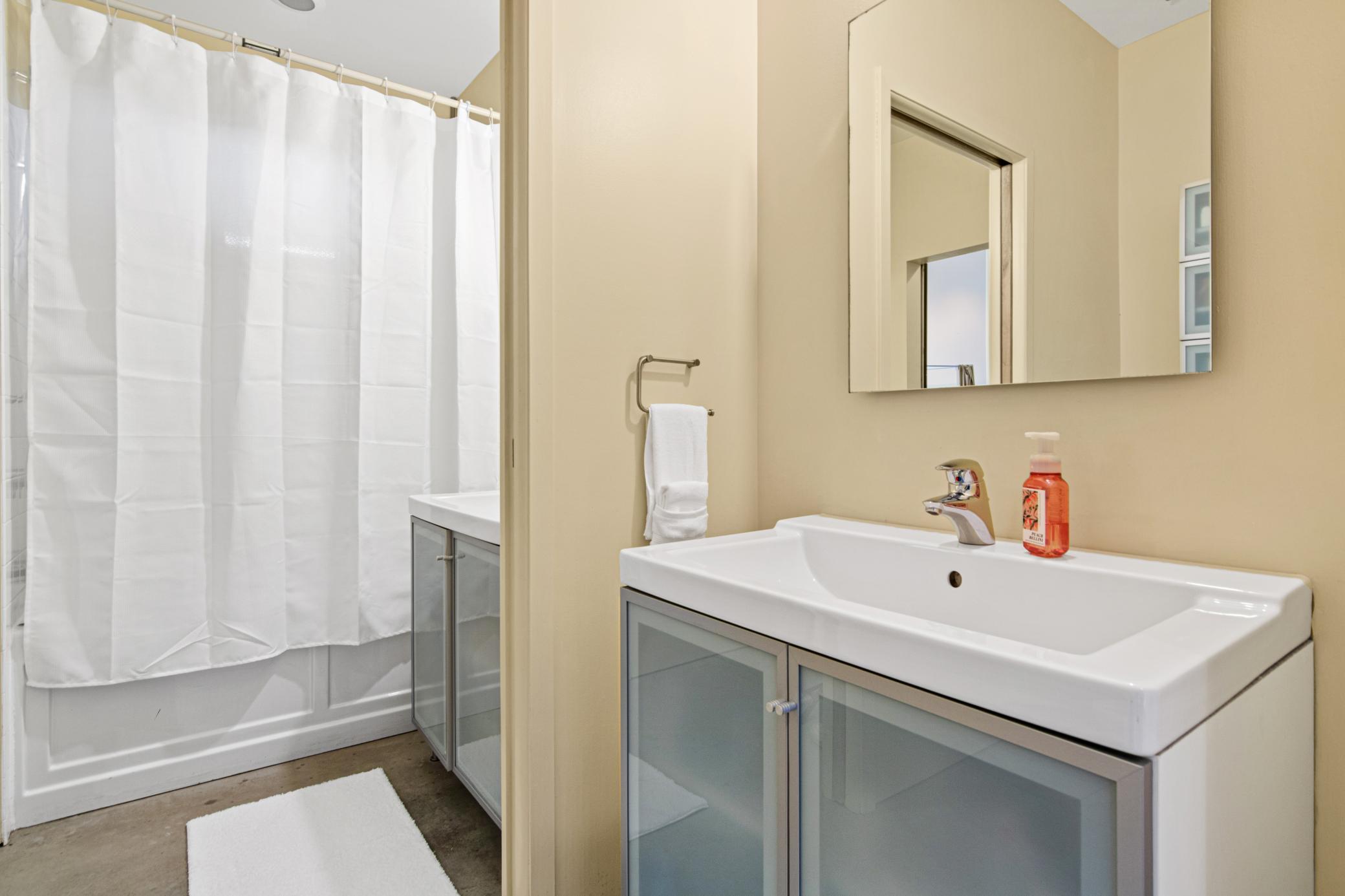 225 9th Street E Unit: 109