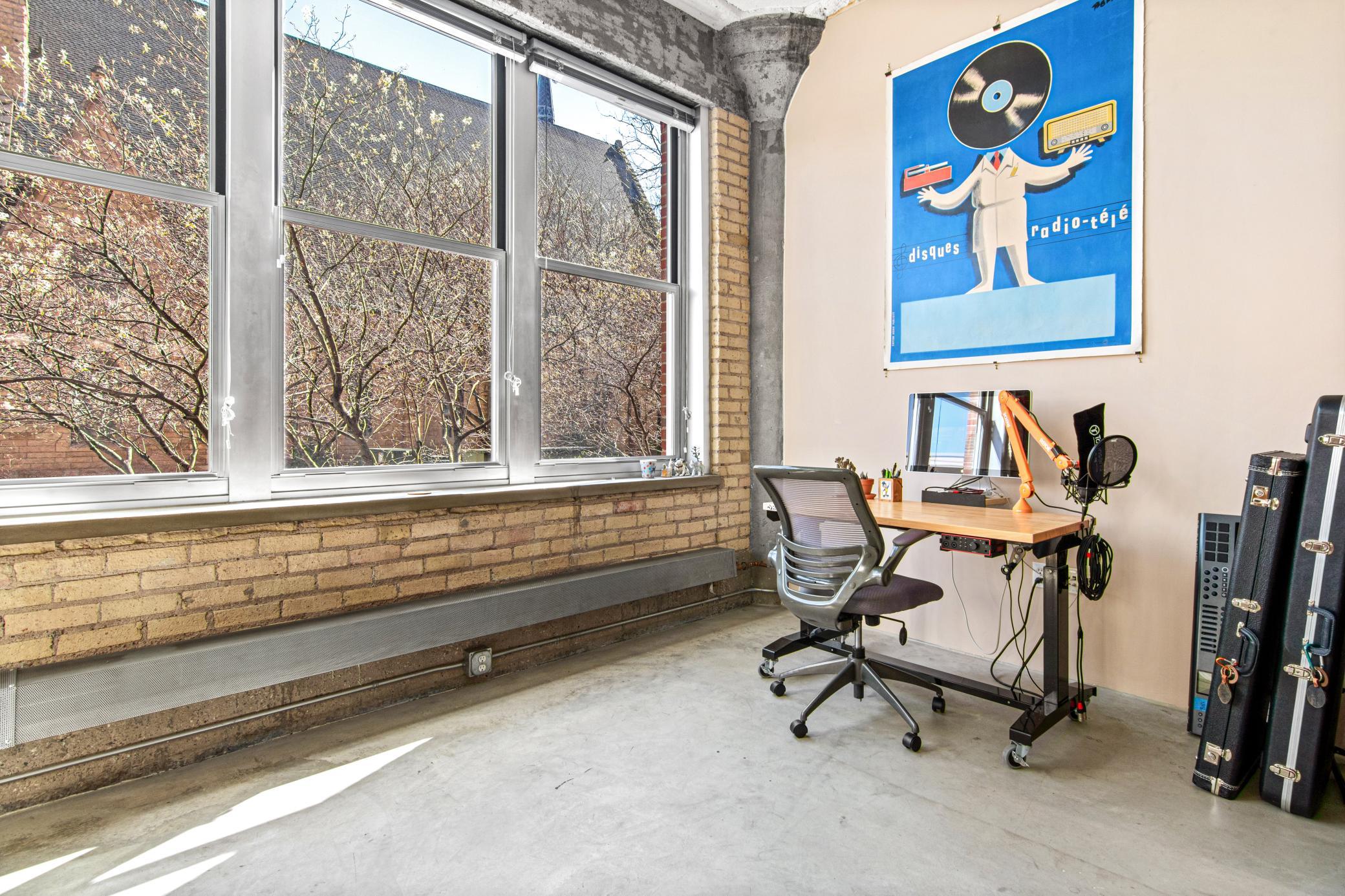225 9th Street E Unit: 109