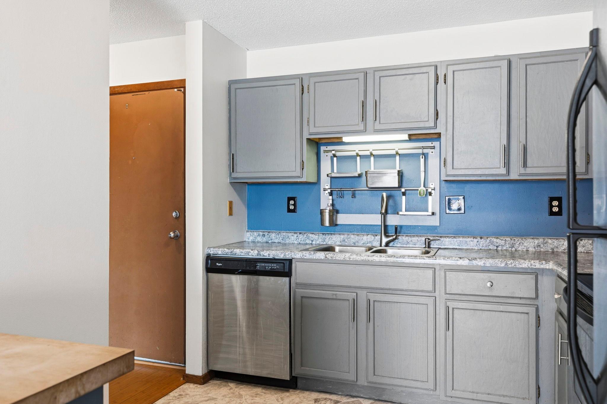 66 9th Street E Unit: 1614