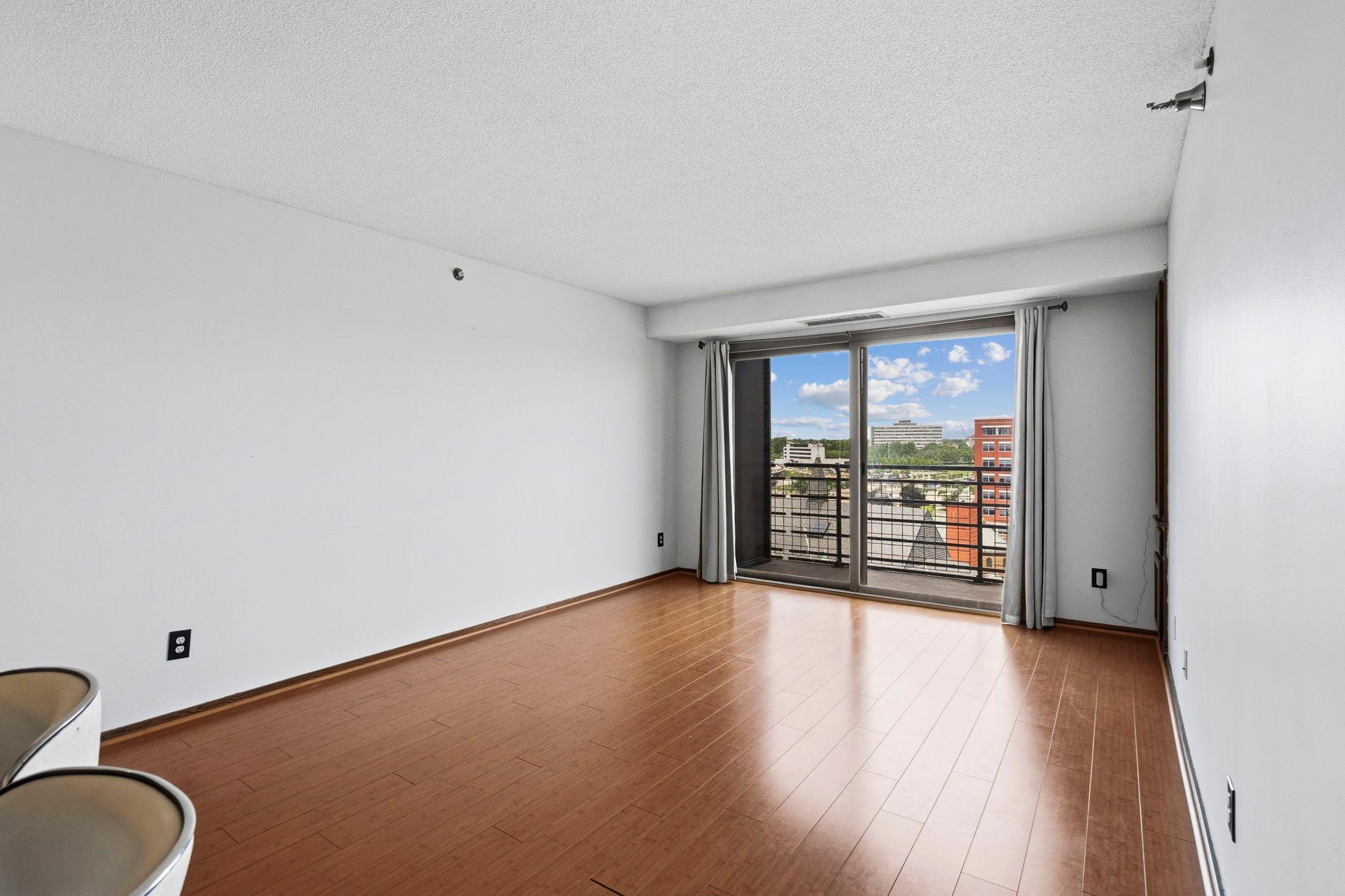 66 9th Street E Unit: 1614