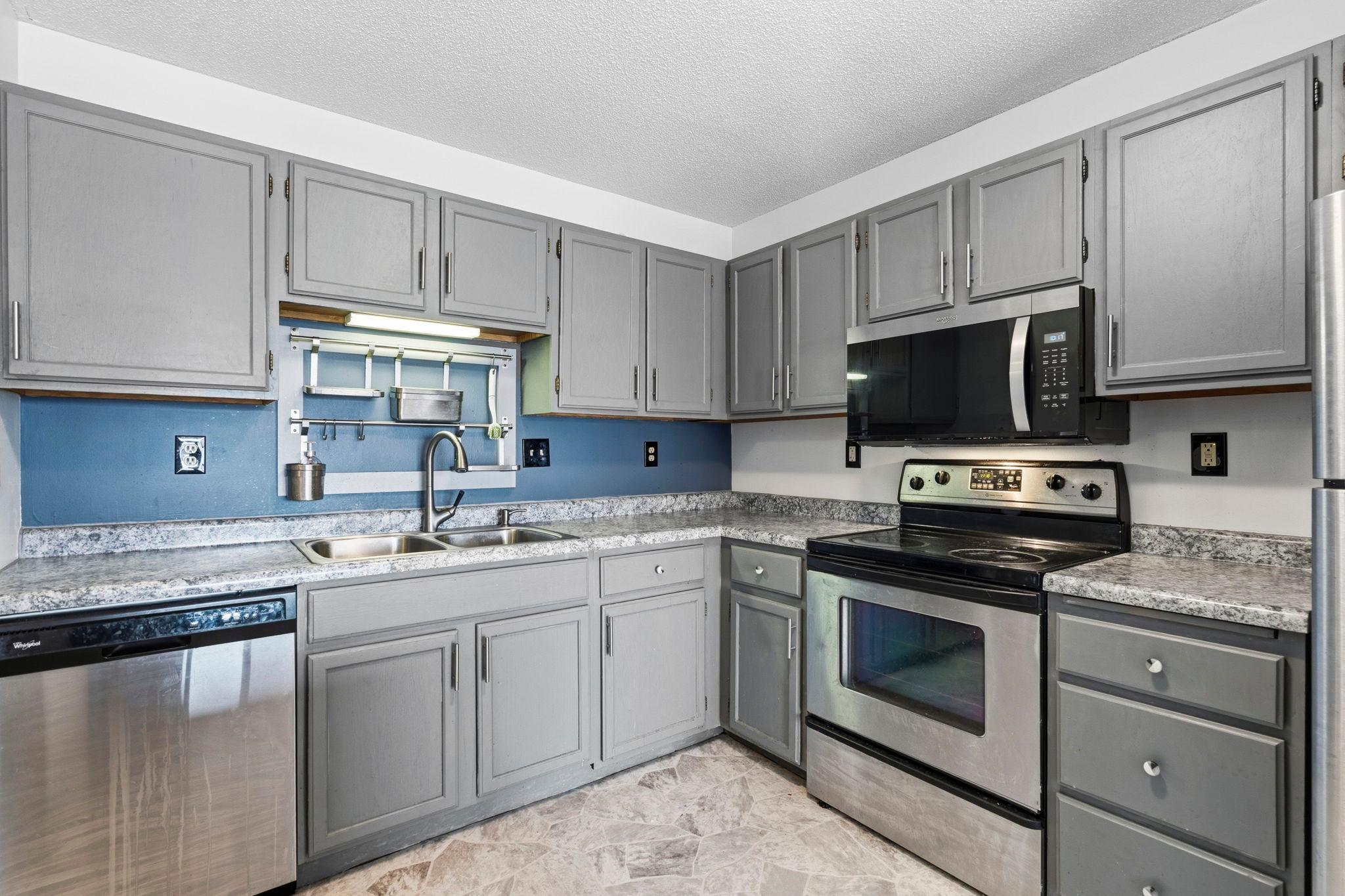 66 9th Street E Unit: 1614