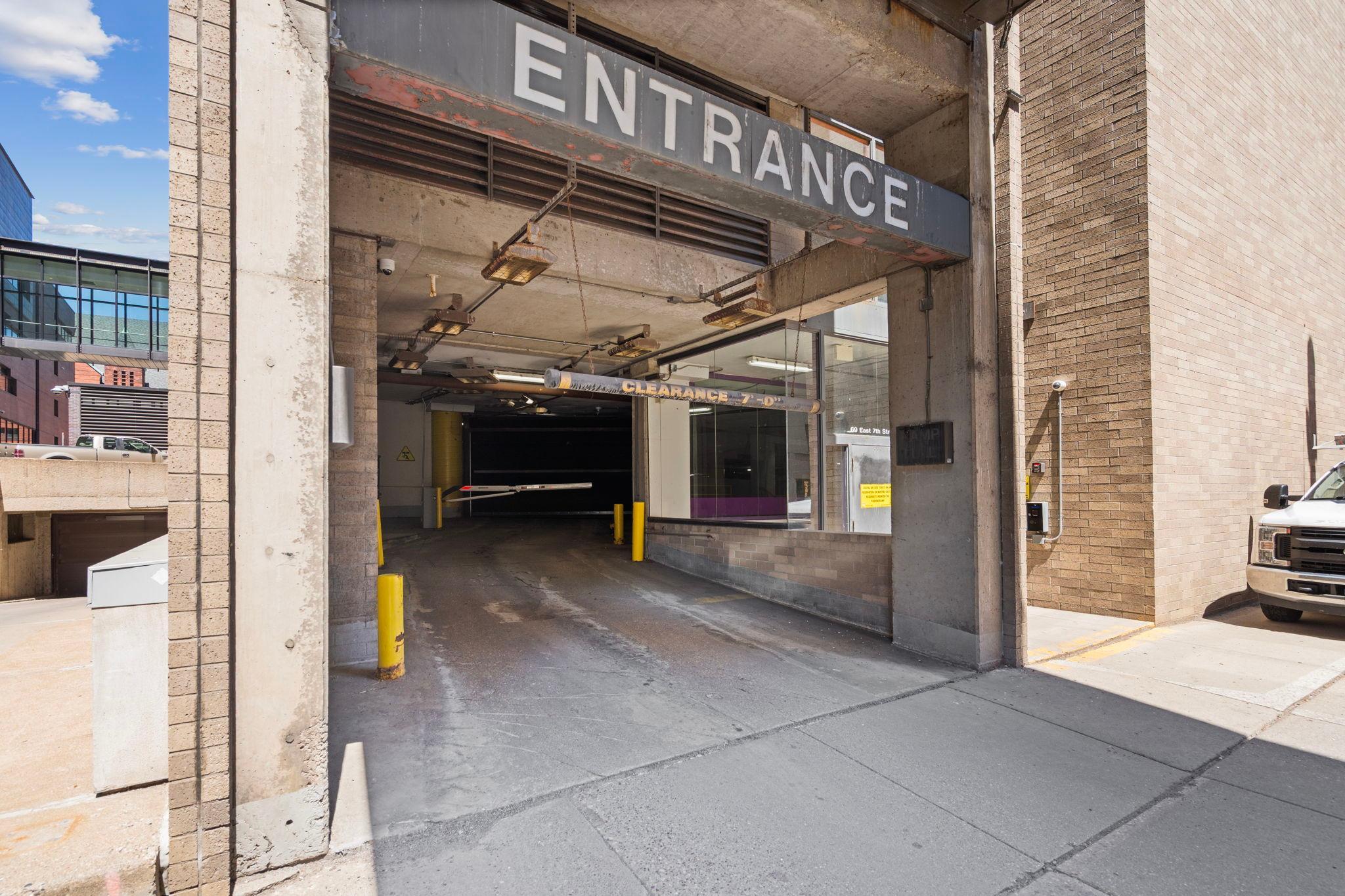 66 9th Street E Unit: 1614