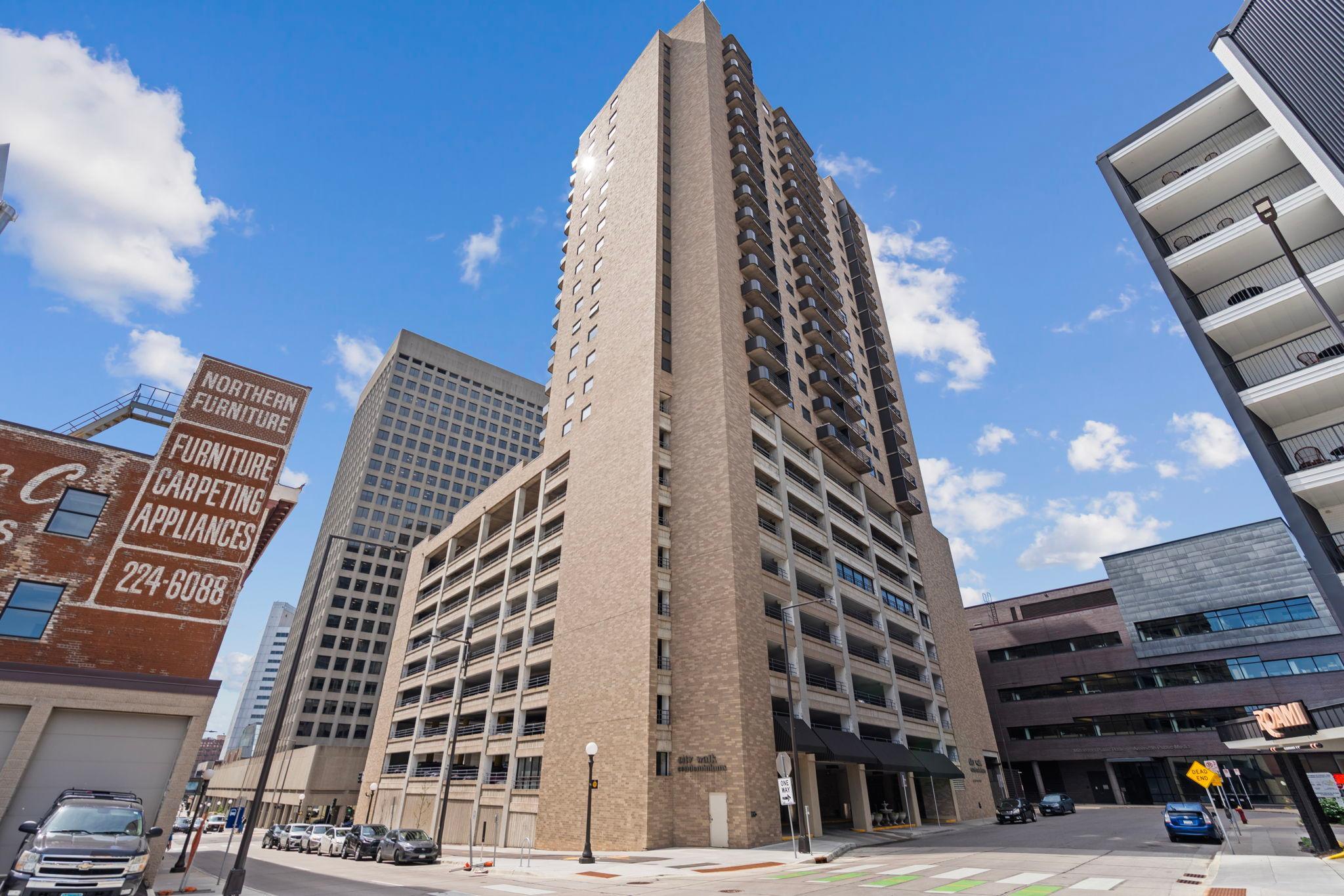 66 9th Street E Unit: 1614