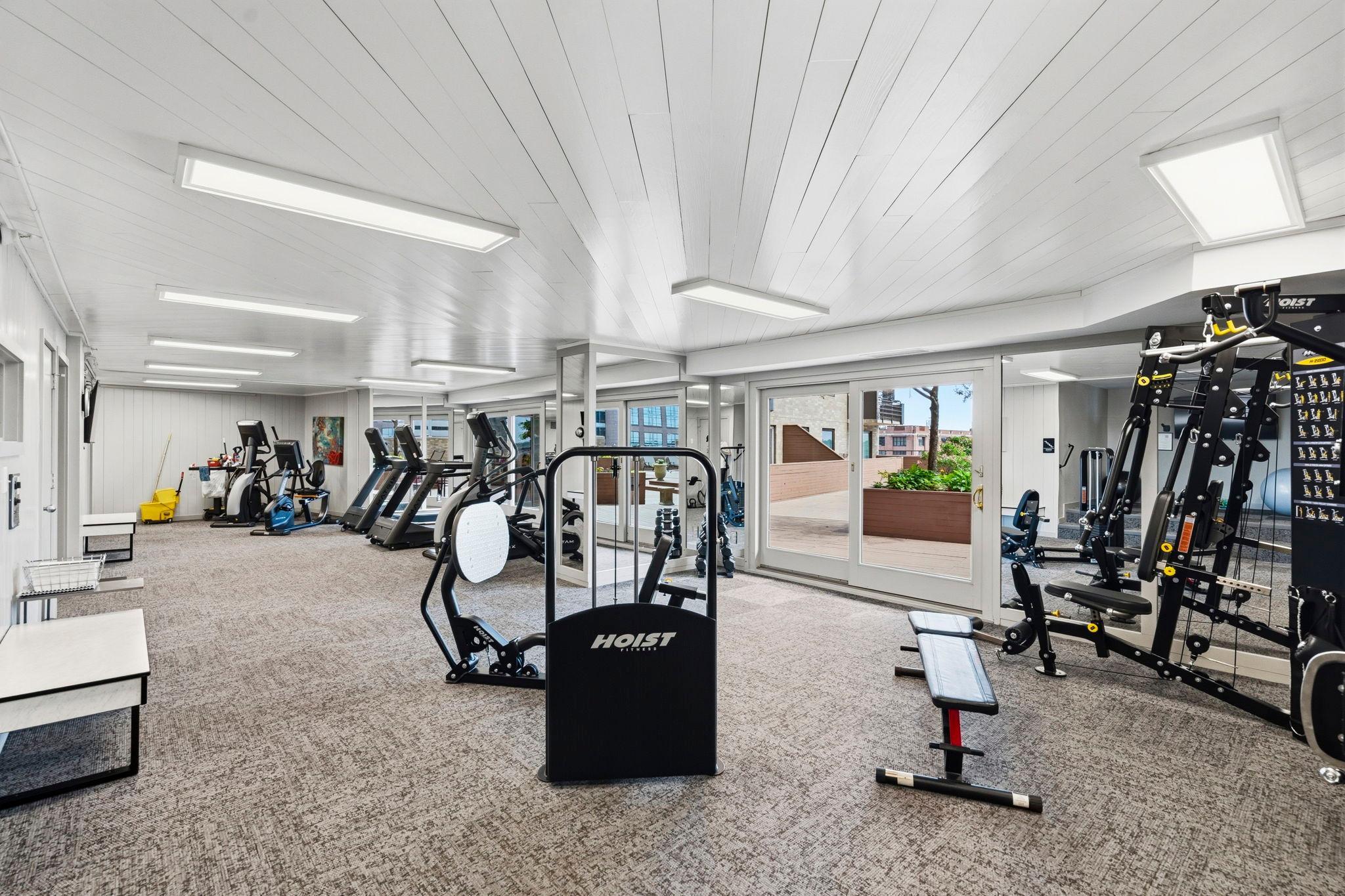 66 9th Street E Unit: 1614