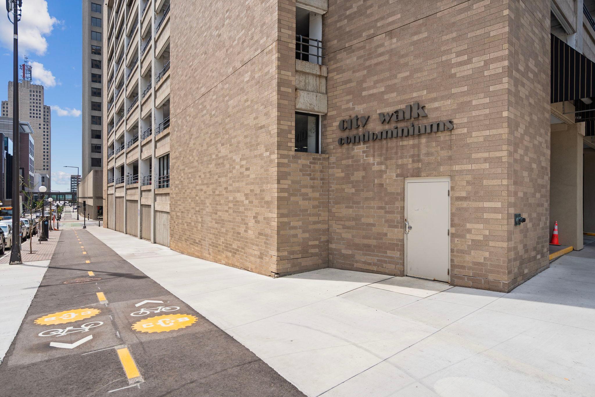 66 9th Street E Unit: 1614