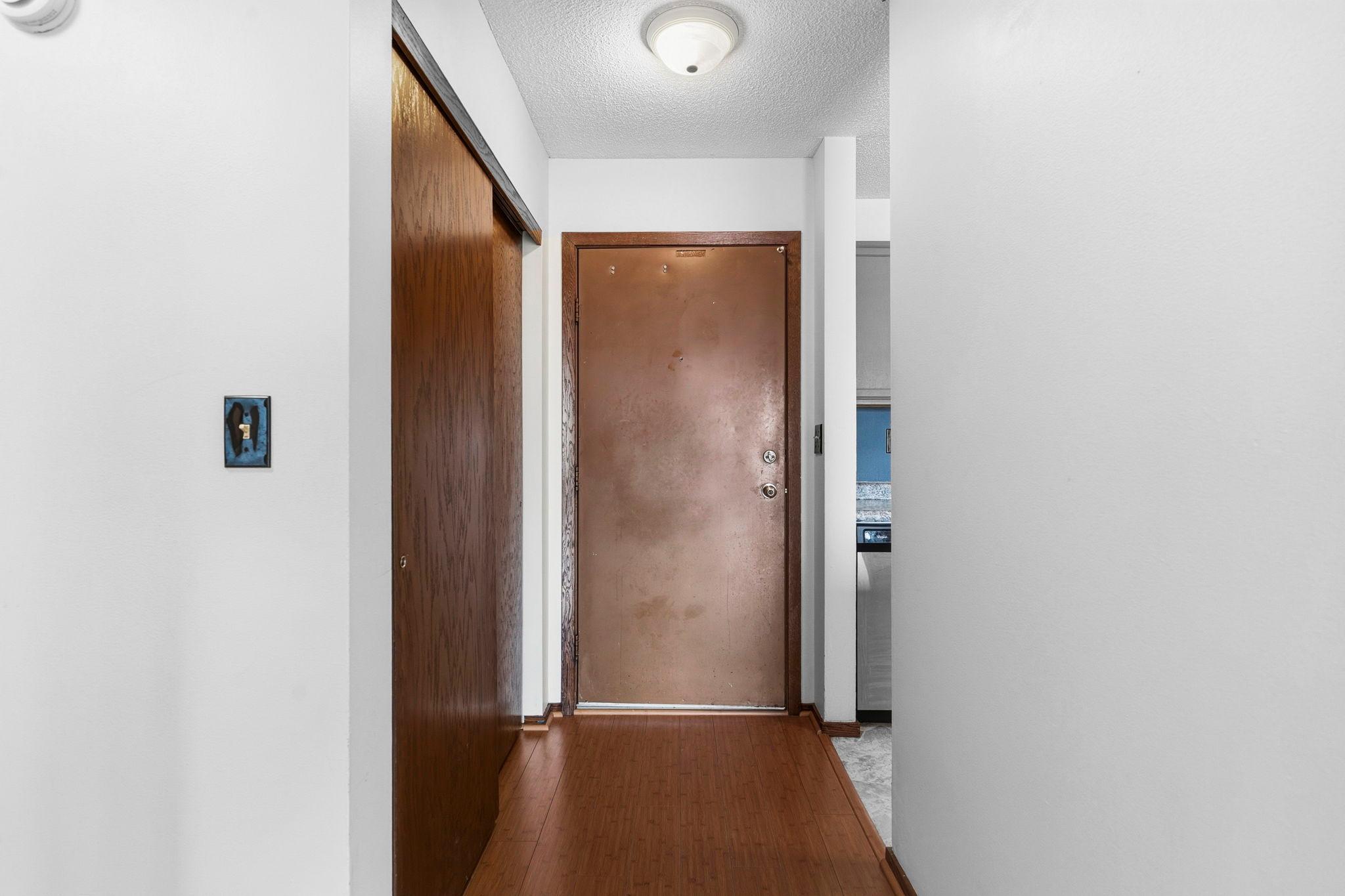 66 9th Street E Unit: 1614