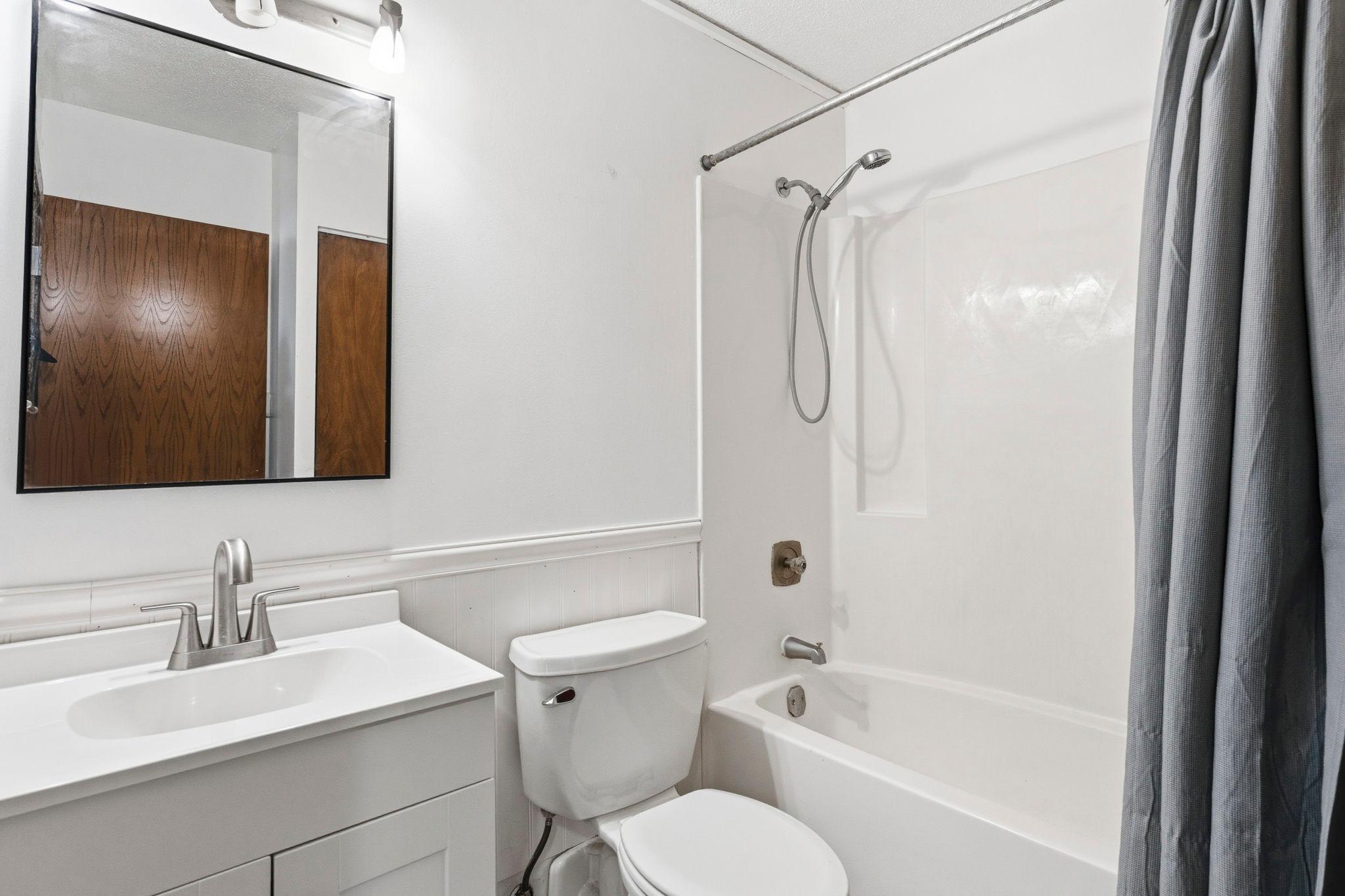 66 9th Street E Unit: 1614