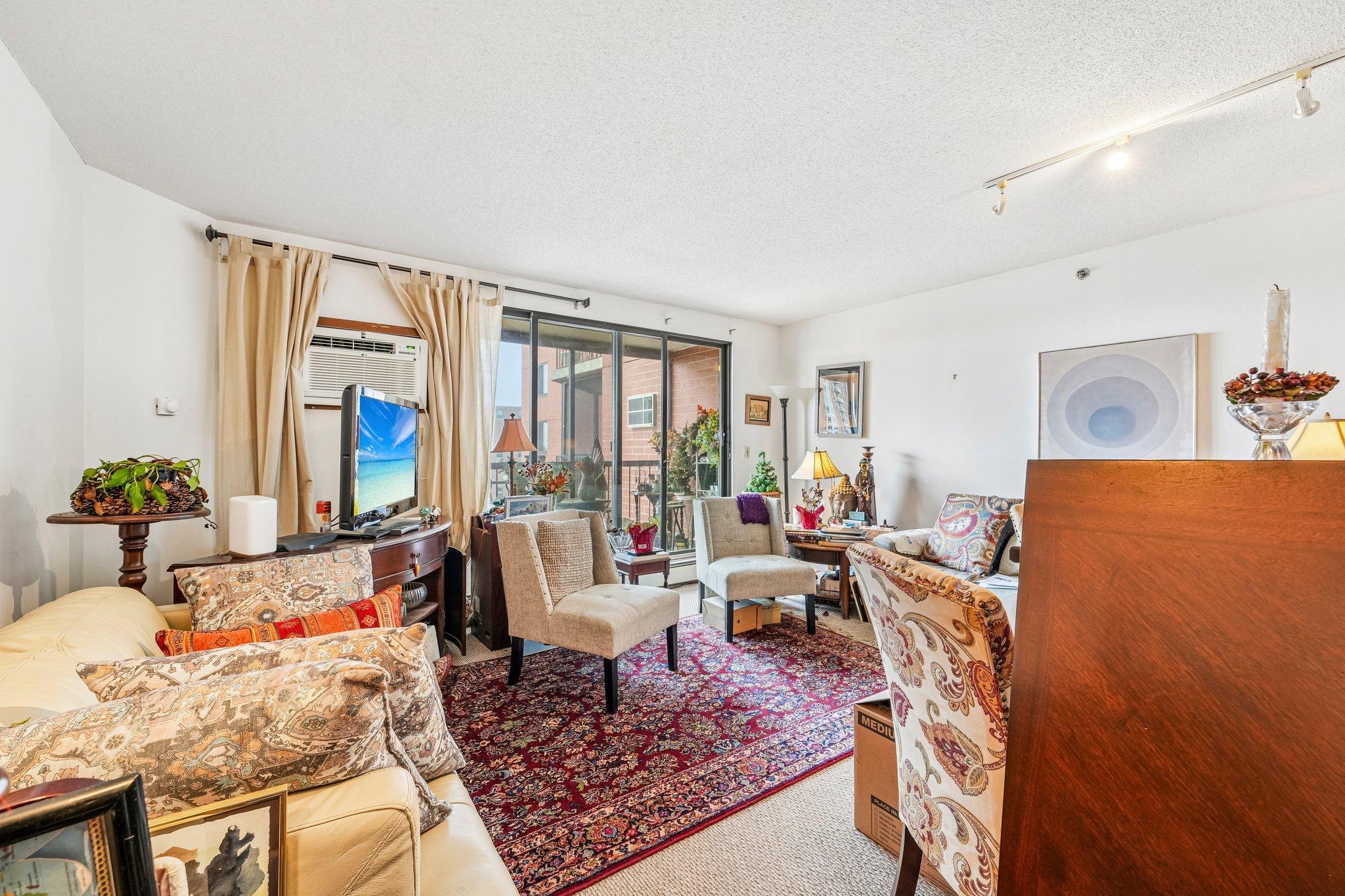 6500 Woodlake Drive Unit: 702