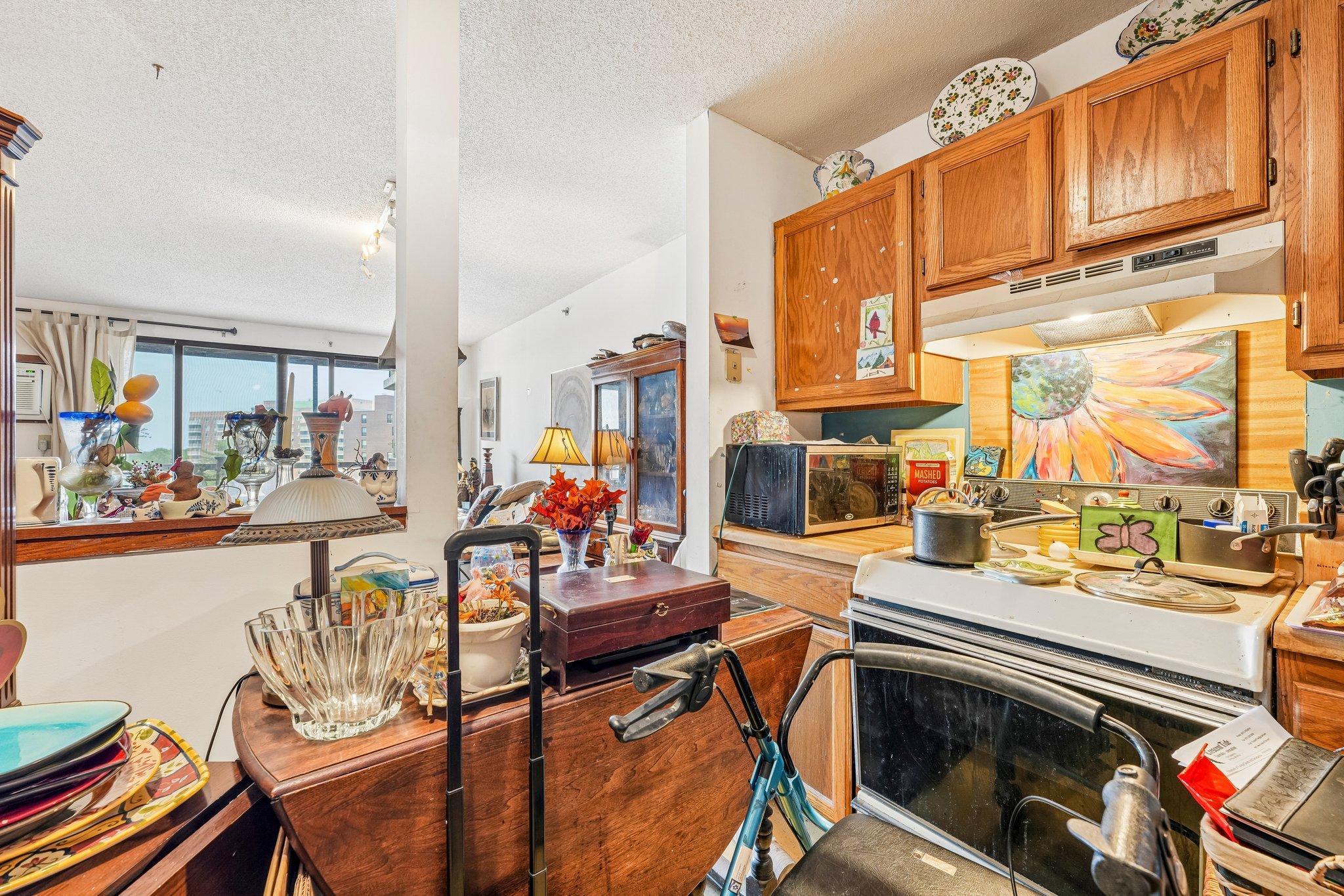 6500 Woodlake Drive Unit: 702