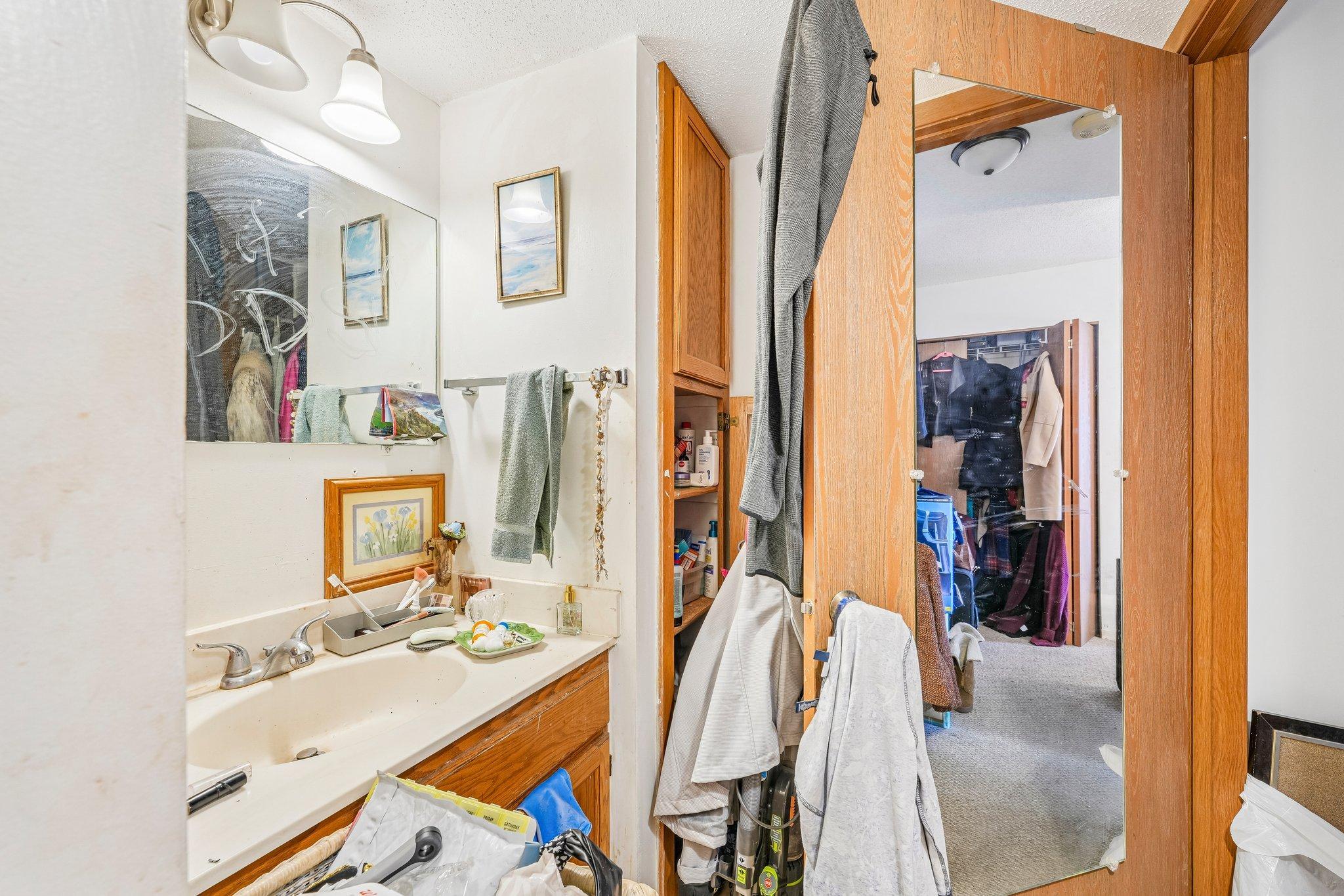 6500 Woodlake Drive Unit: 702