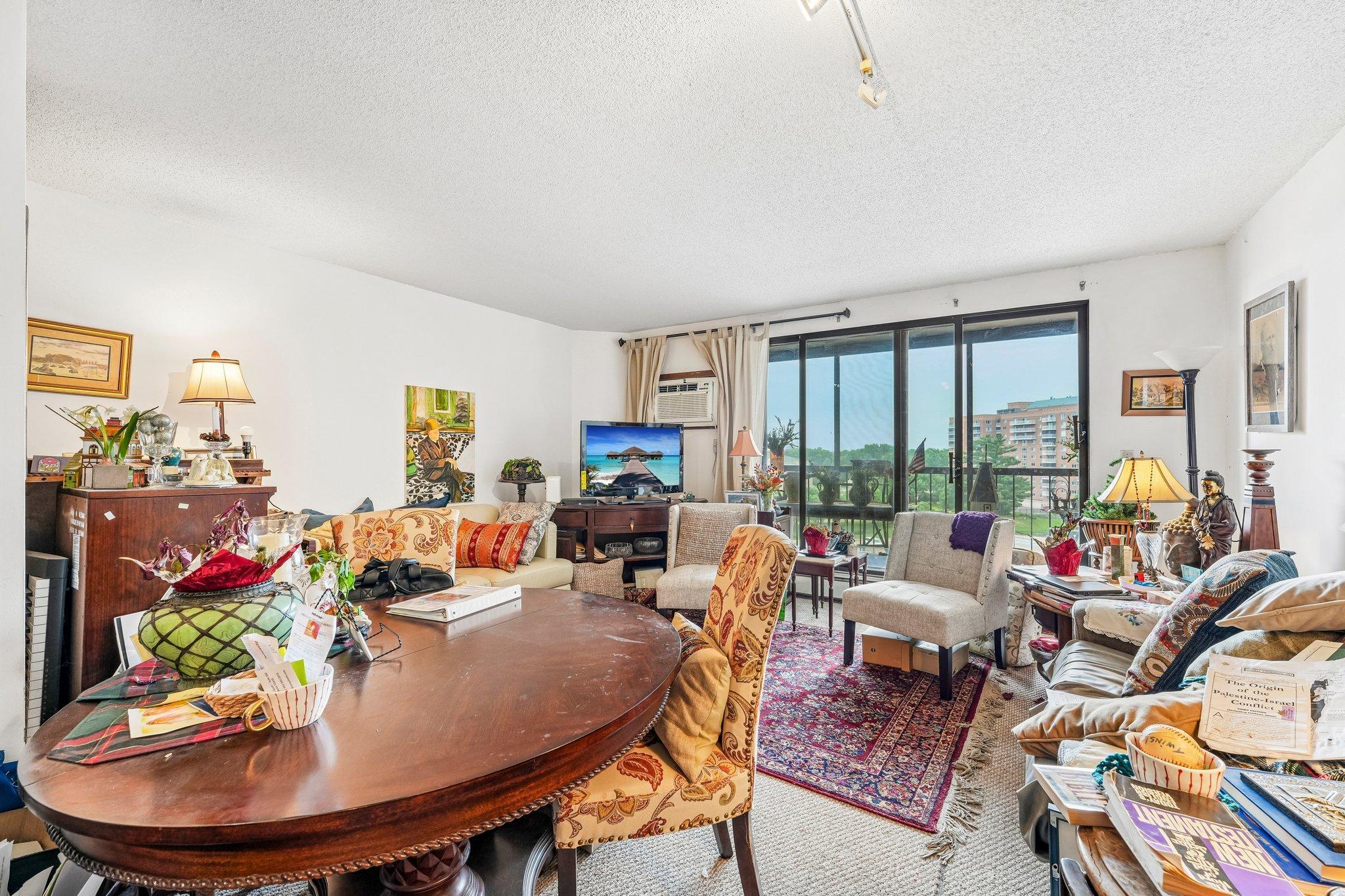 6500 Woodlake Drive Unit: 702