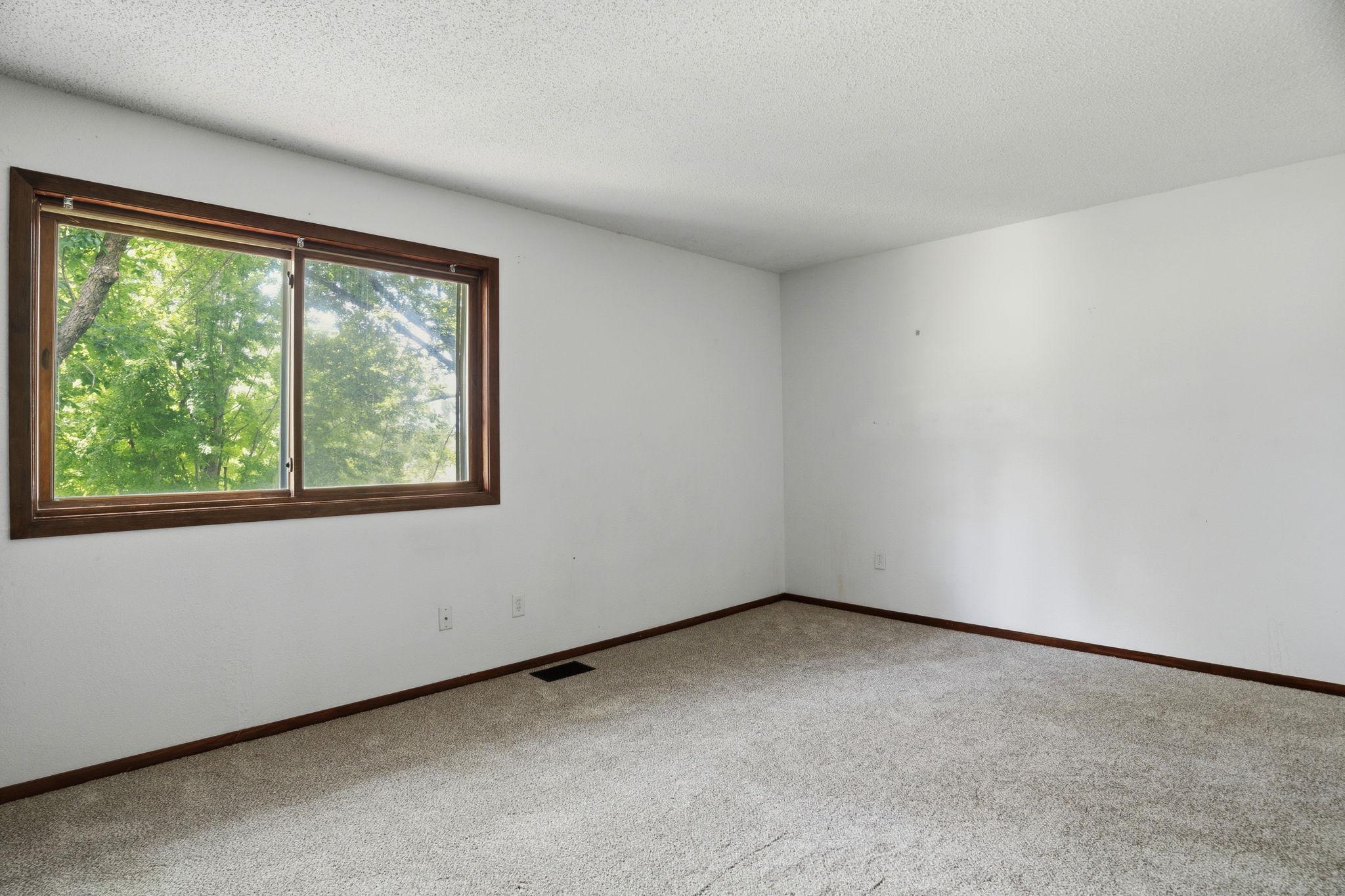 2455 Crestwood Drive