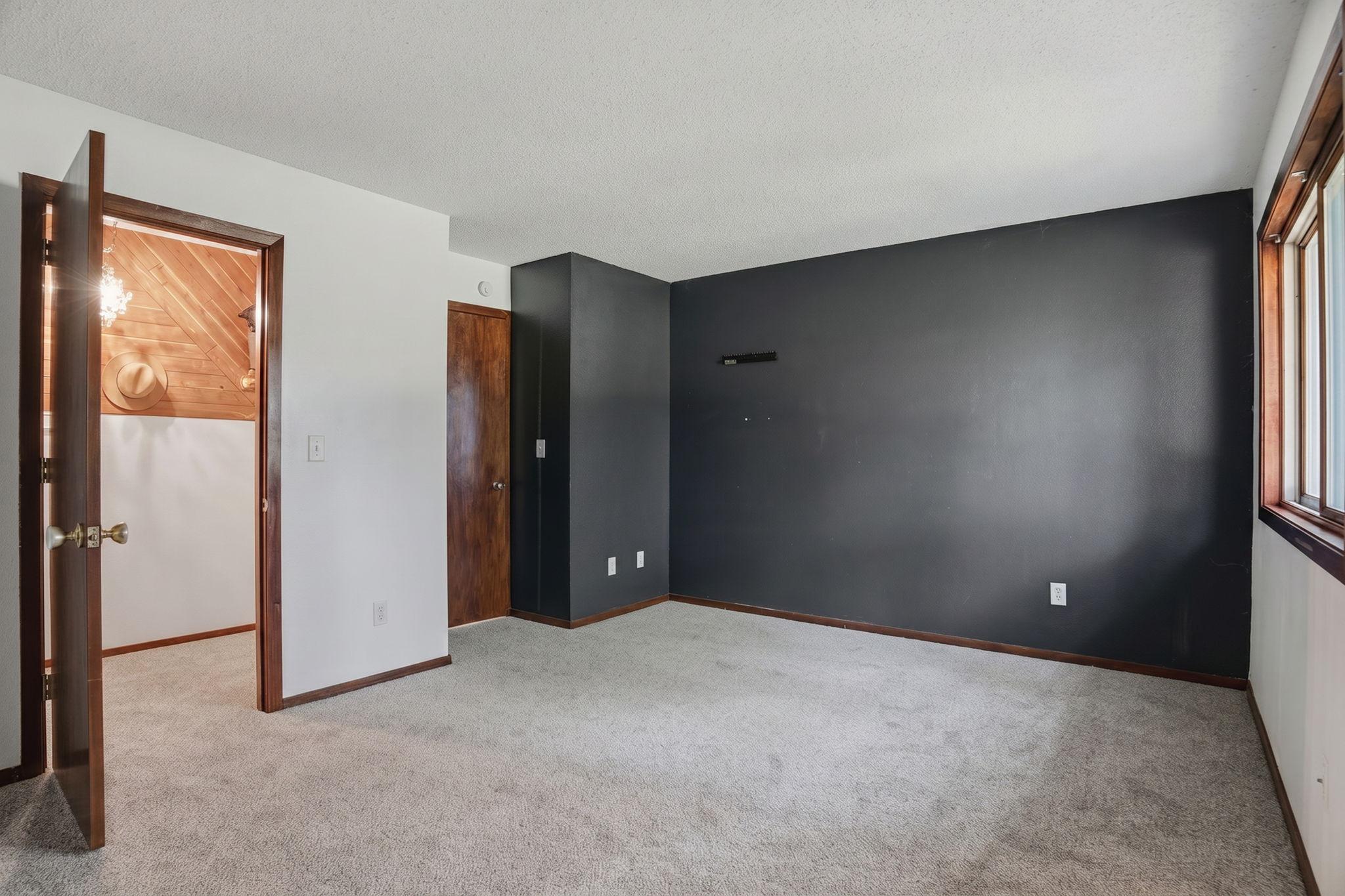 2455 Crestwood Drive