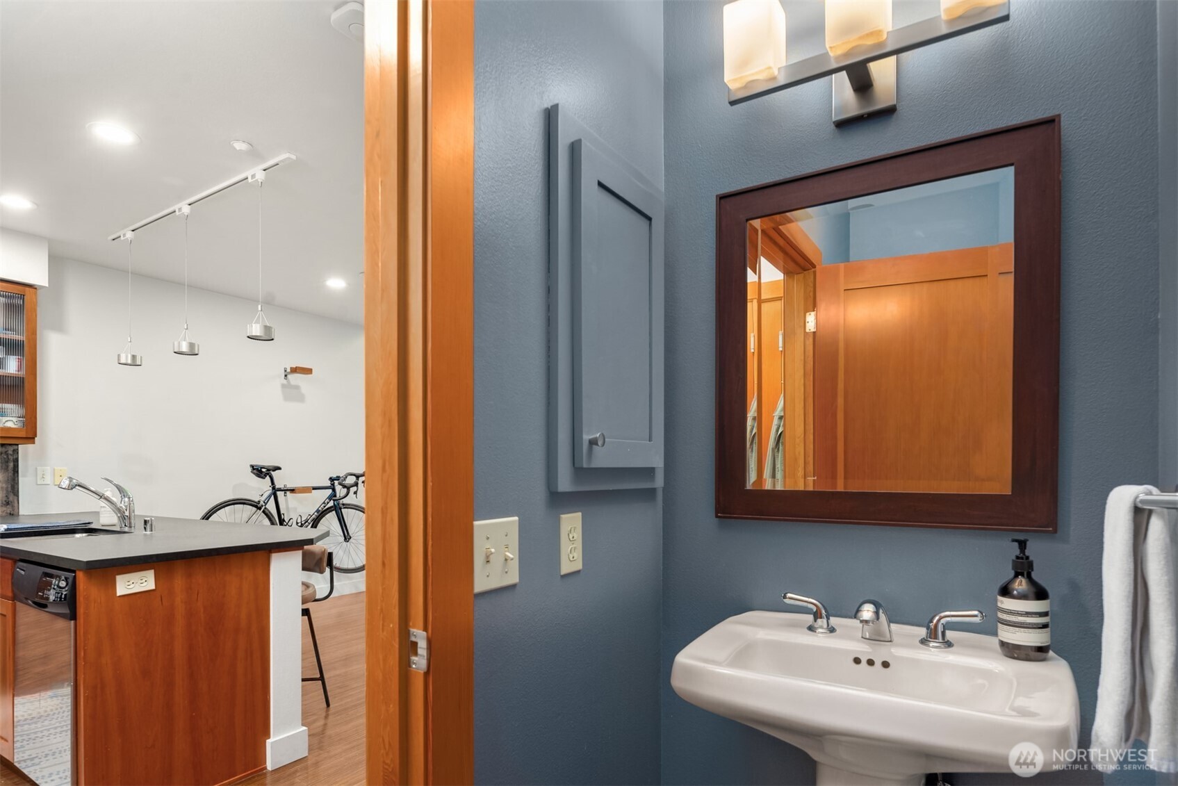 1605 E Pike Street Unit: 201