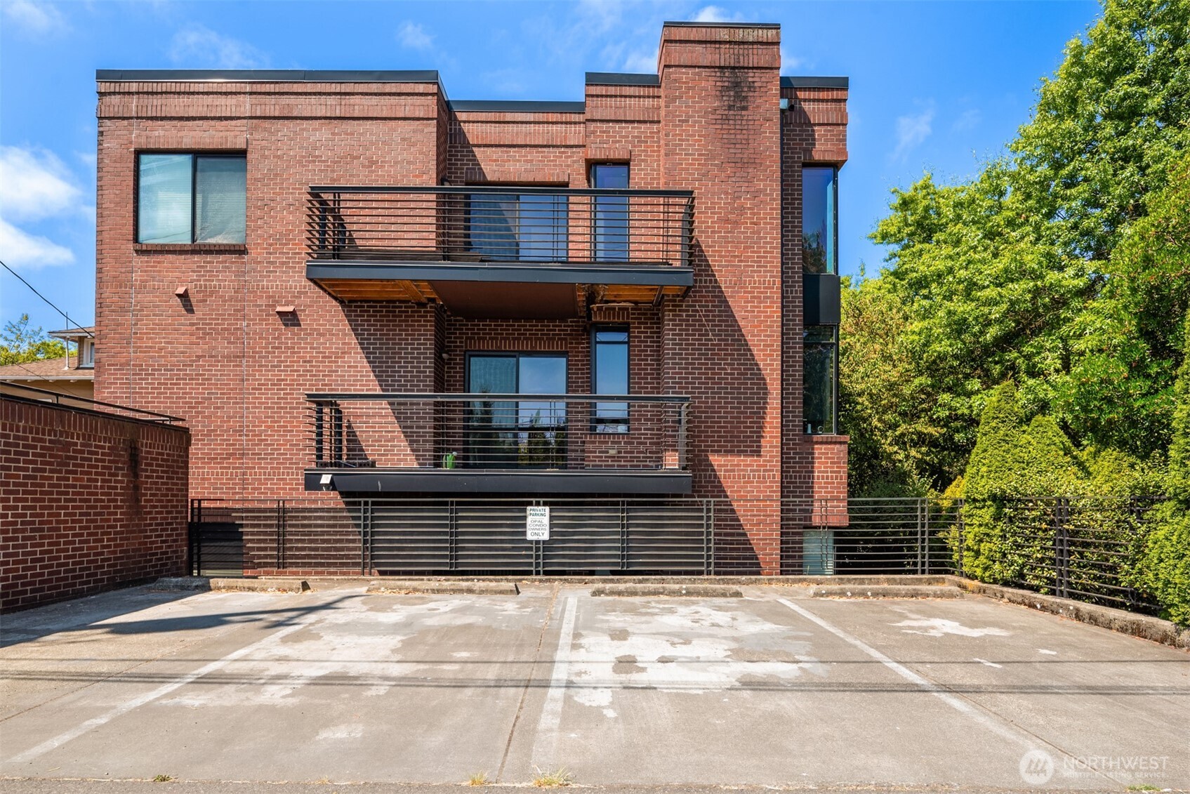 1605 E Pike Street Unit: 201