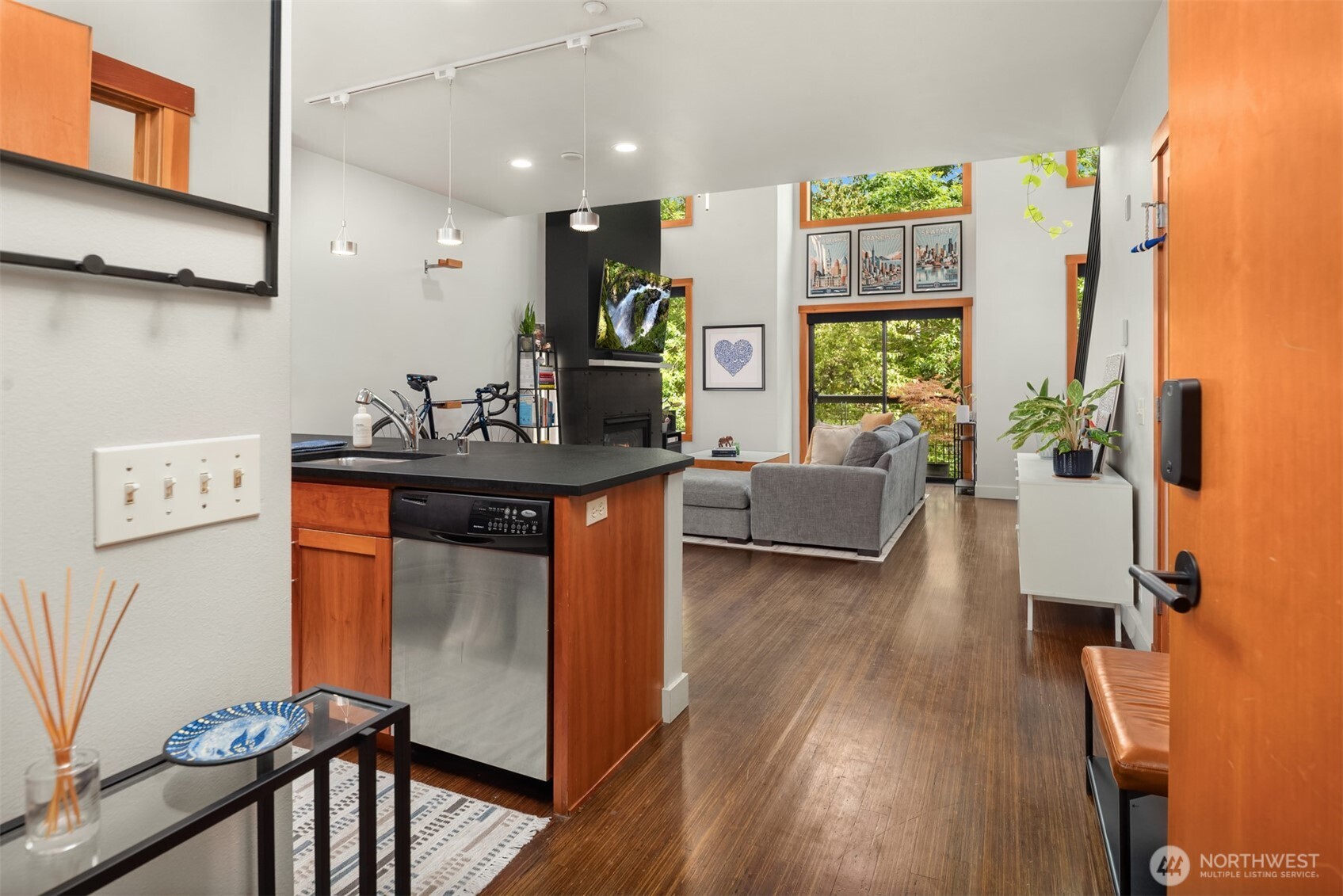 1605 E Pike Street Unit: 201